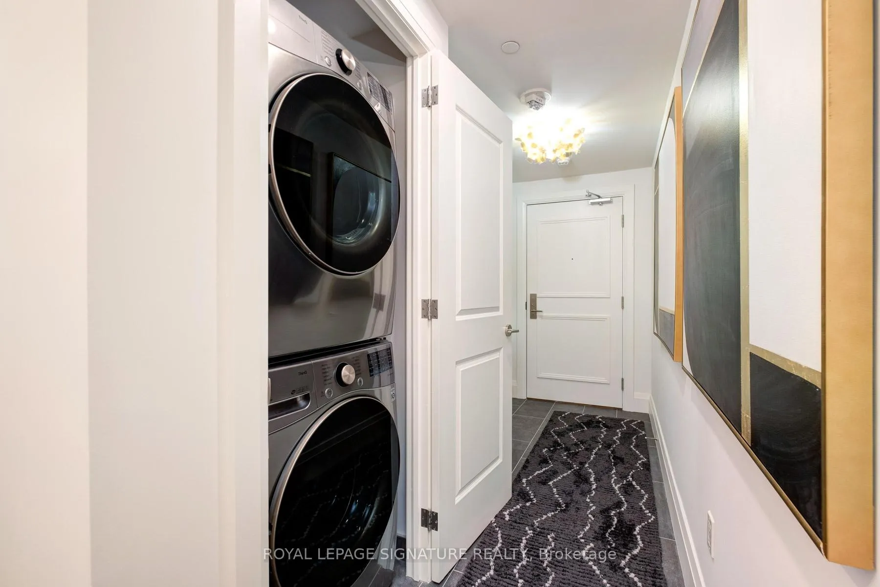 Photo 6 of Unit 303, 285 Avenue Road, Toronto, The Annex — HOMEH