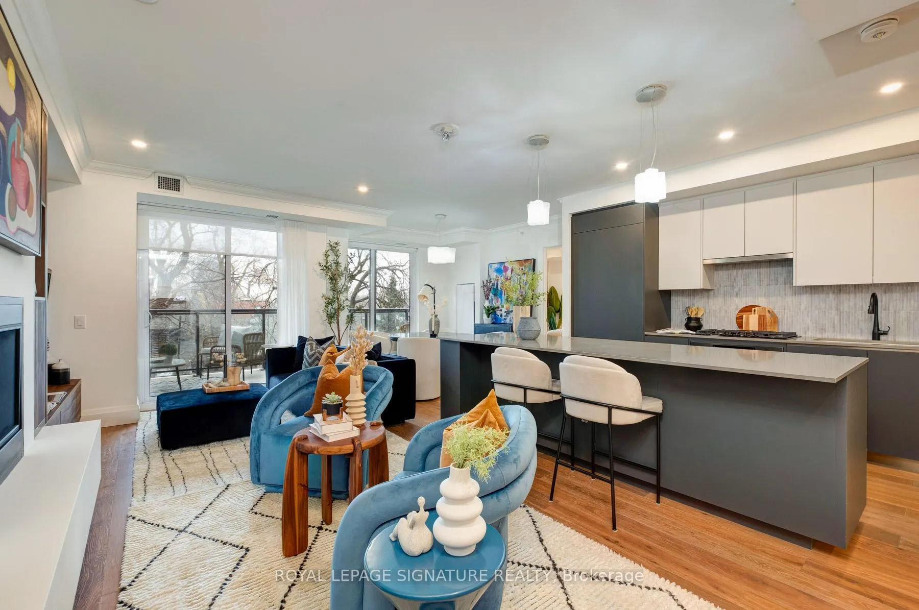 Photo 8 of Unit 303, 285 Avenue Road, Toronto, The Annex — HOMEH