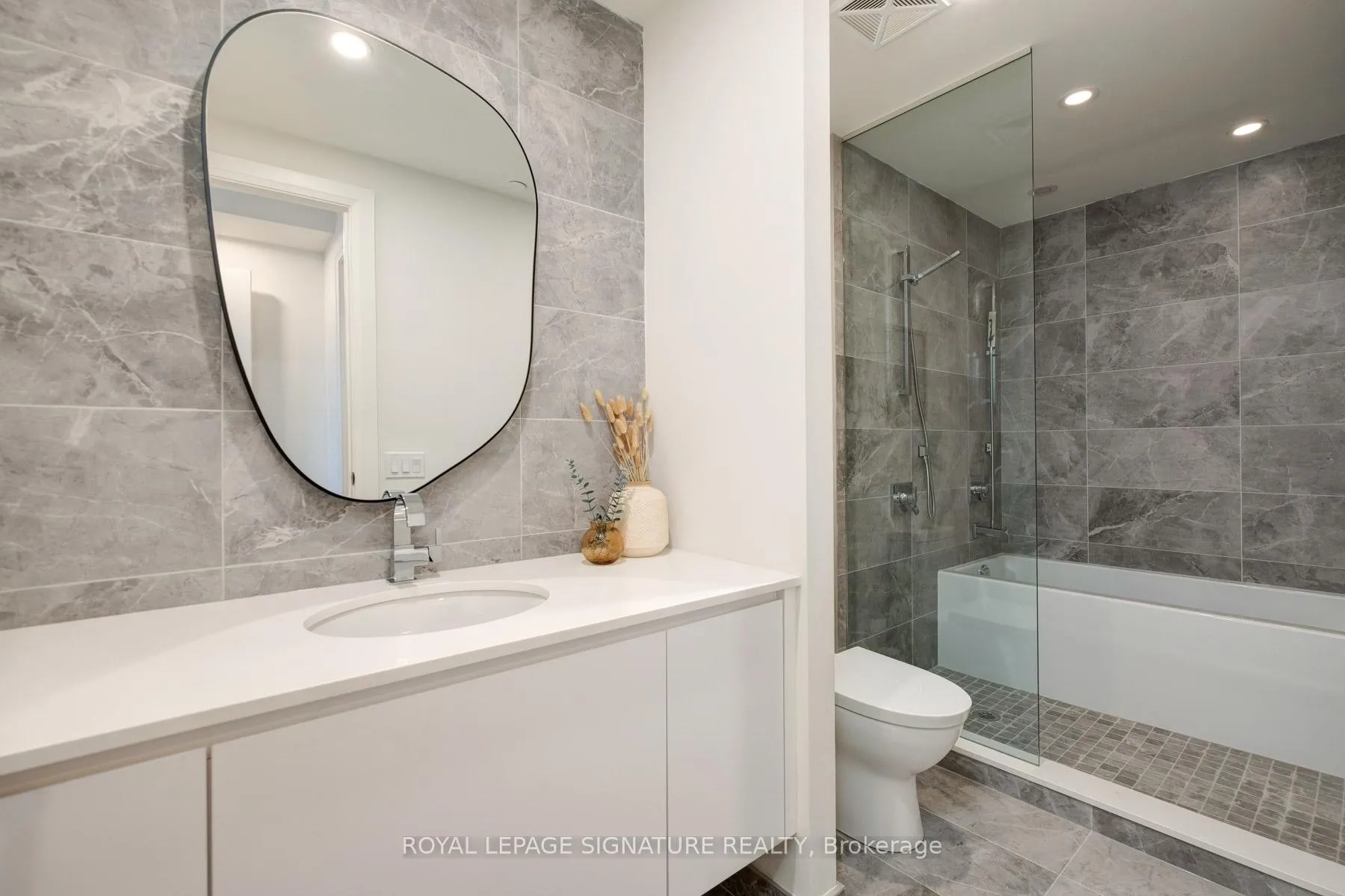 Photo 32 of Unit 303, 285 Avenue Road, Toronto, The Annex — HOMEH