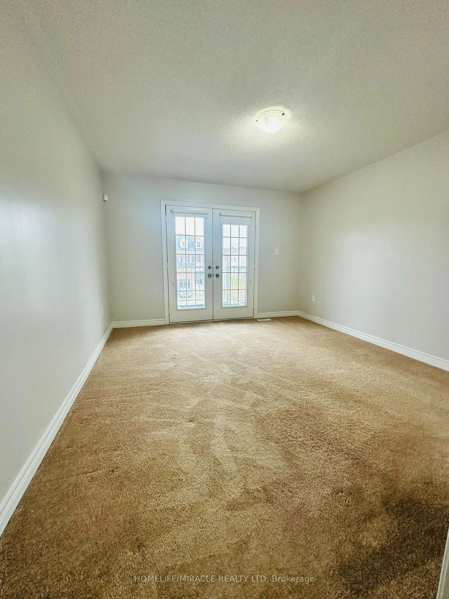 Photo 3 of 103 William Fair Drive, Clarington, Bowmanville — HOMEH