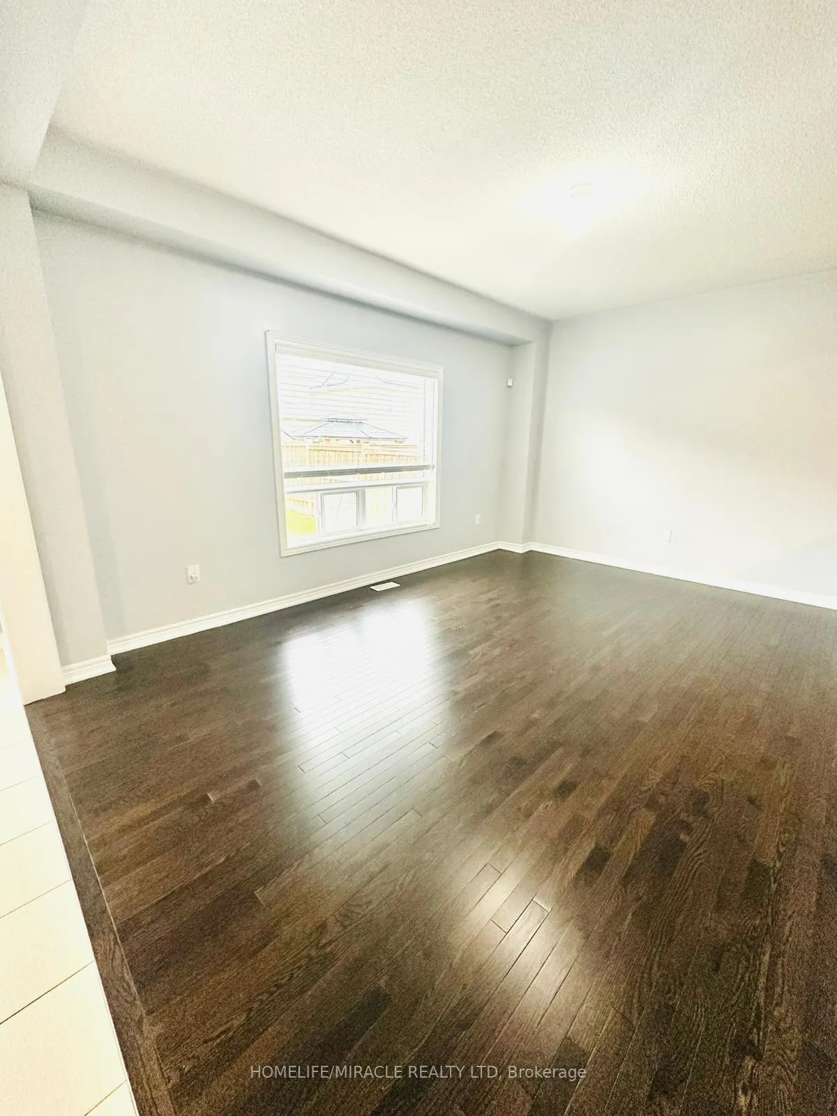 Photo 9 of 103 William Fair Drive, Clarington, Bowmanville — HOMEH