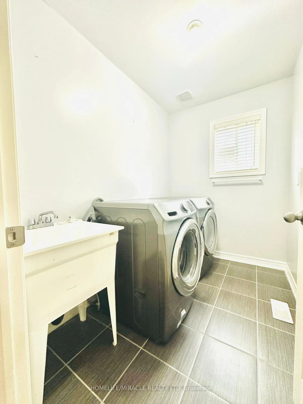 Photo 22 of 103 William Fair Drive, Clarington, Bowmanville — HOMEH