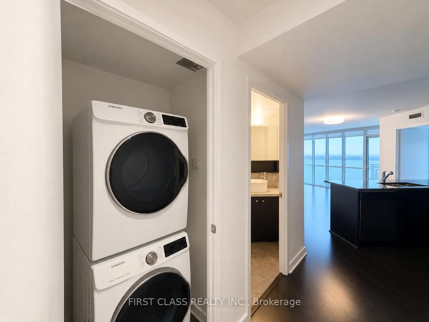 Photo 3 of Unit 3210, 11 Brunel Court, Toronto, Waterfront Communities — HOMEH
