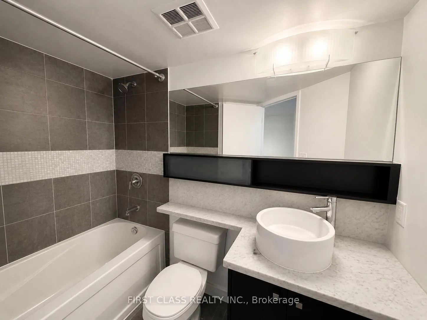 Photo 8 of Unit 3210, 11 Brunel Court, Toronto, Waterfront Communities — HOMEH
