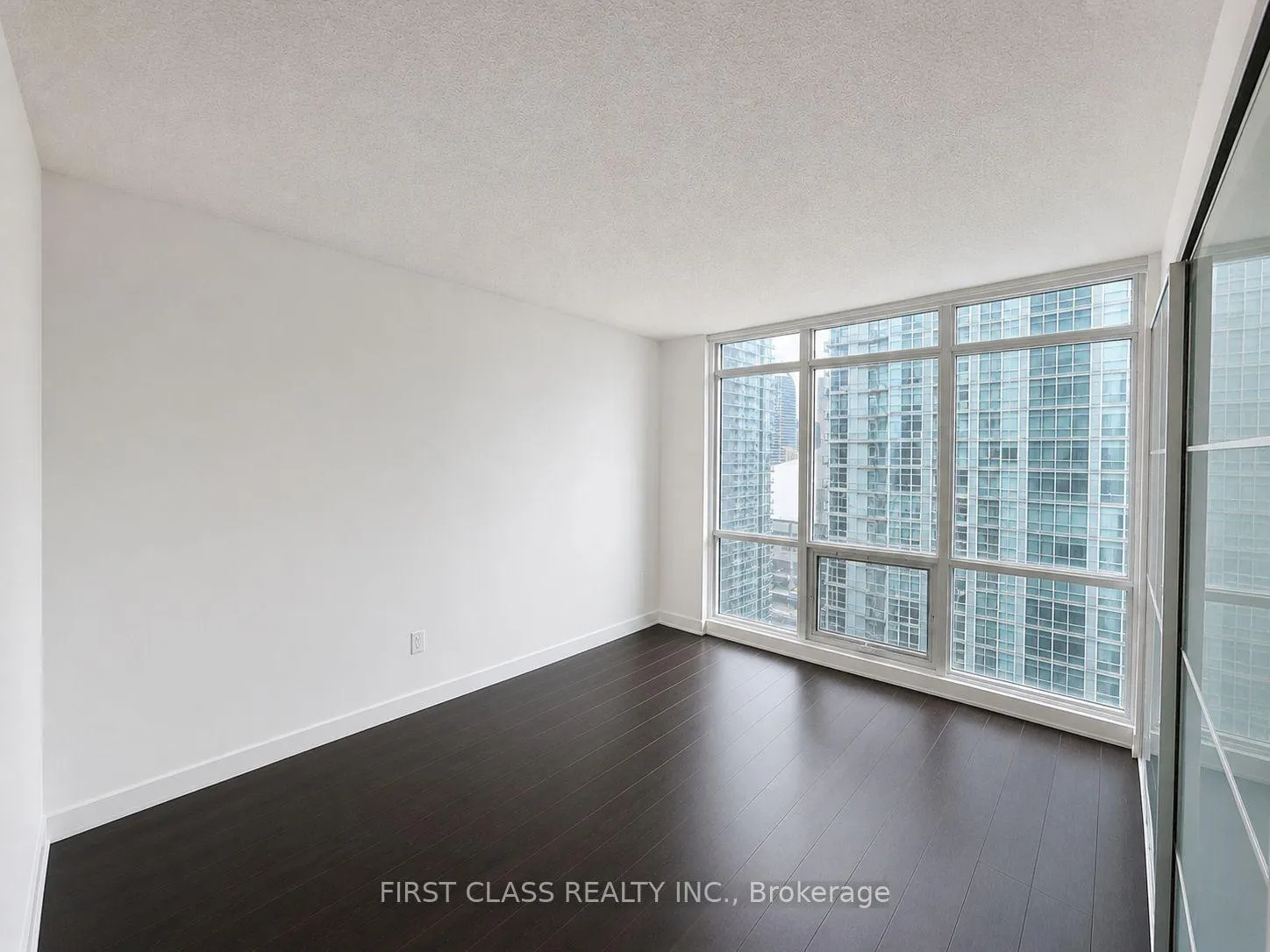 Photo 9 of Unit 3210, 11 Brunel Court, Toronto, Waterfront Communities — HOMEH