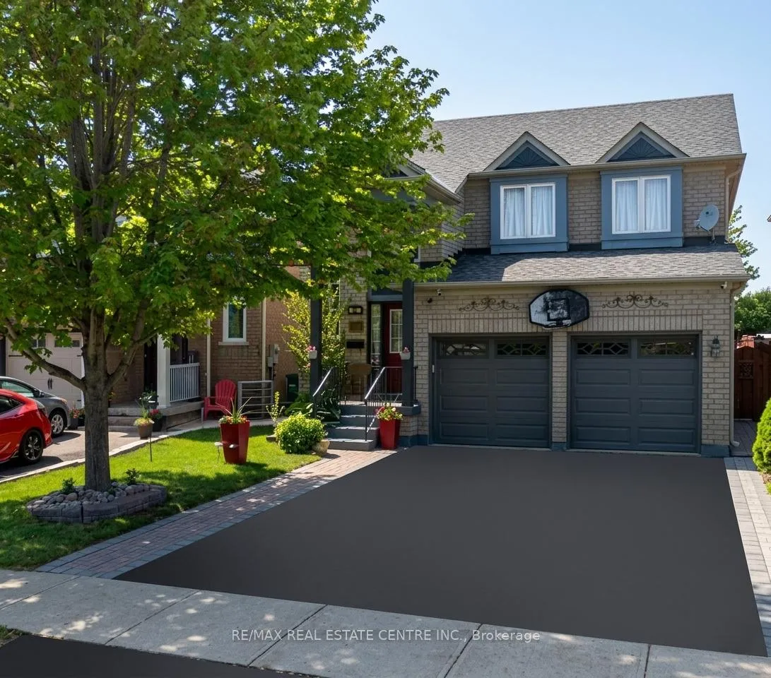 Photo 1 of 82 Earl Grey Crescent, Brampton, Fletcher's Meadow — HOMEH