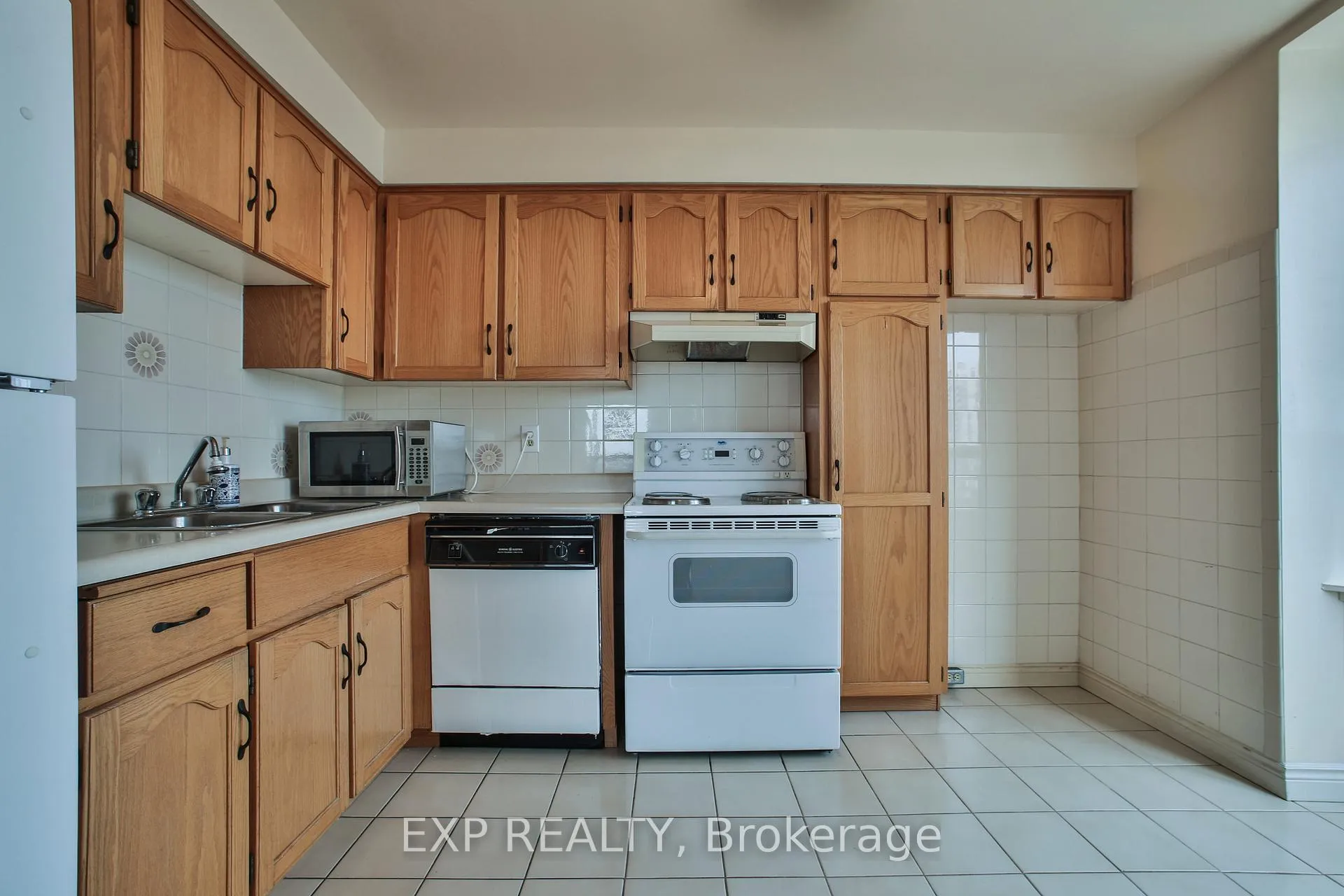 Photo 17 of Unit 802, 432 Main Street E, Hamilton, Stinson — HOMEH