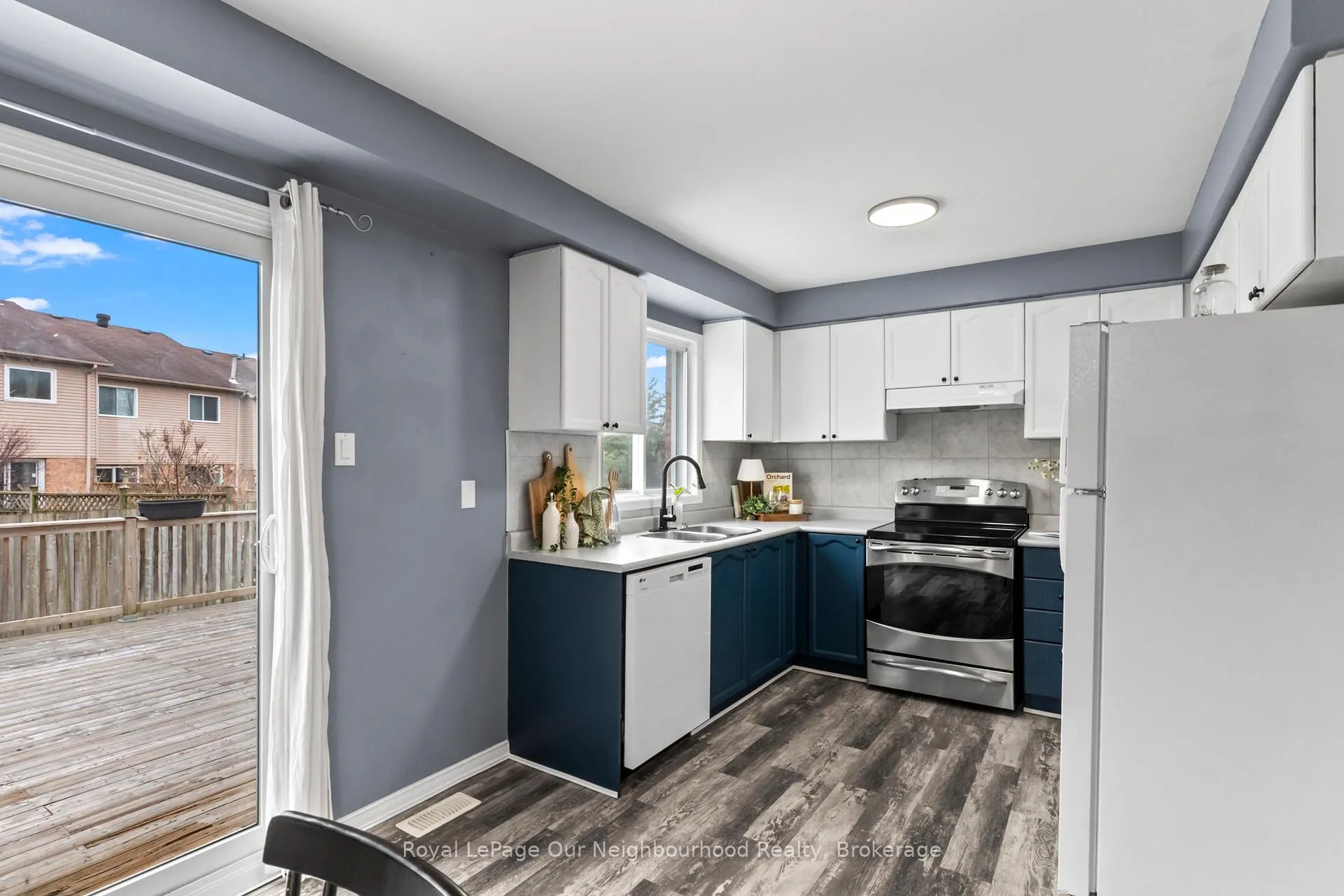 Photo 7 of 61 Fry Crescent, Clarington, Bowmanville — HOMEH