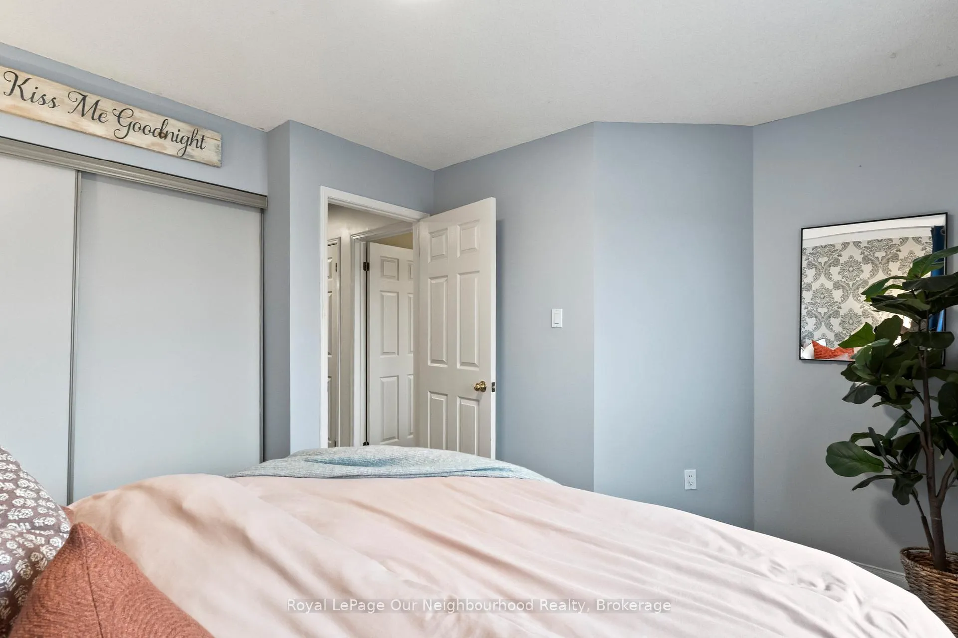 Photo 19 of 61 Fry Crescent, Clarington, Bowmanville — HOMEH