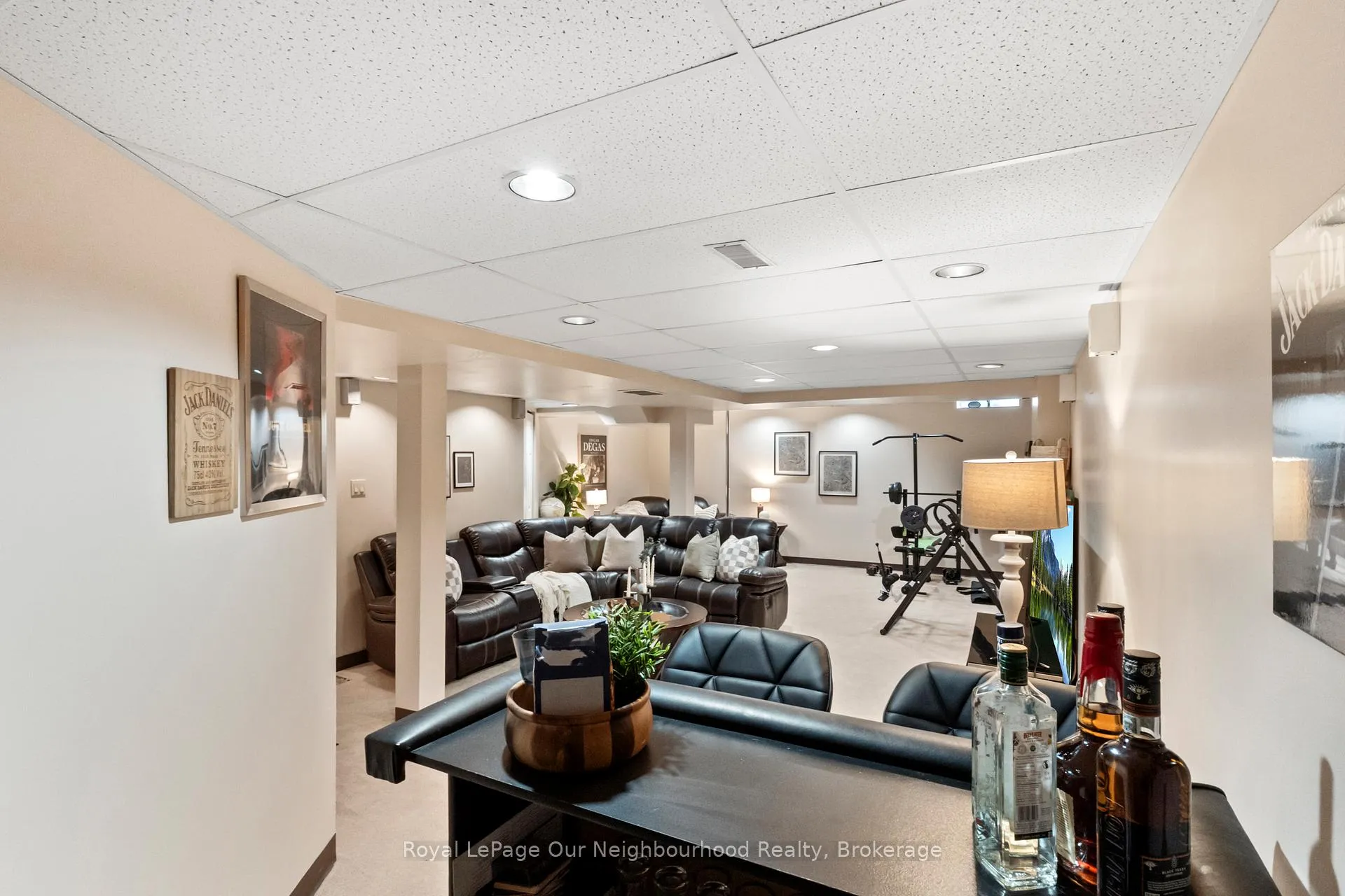 Photo 24 of 61 Fry Crescent, Clarington, Bowmanville — HOMEH