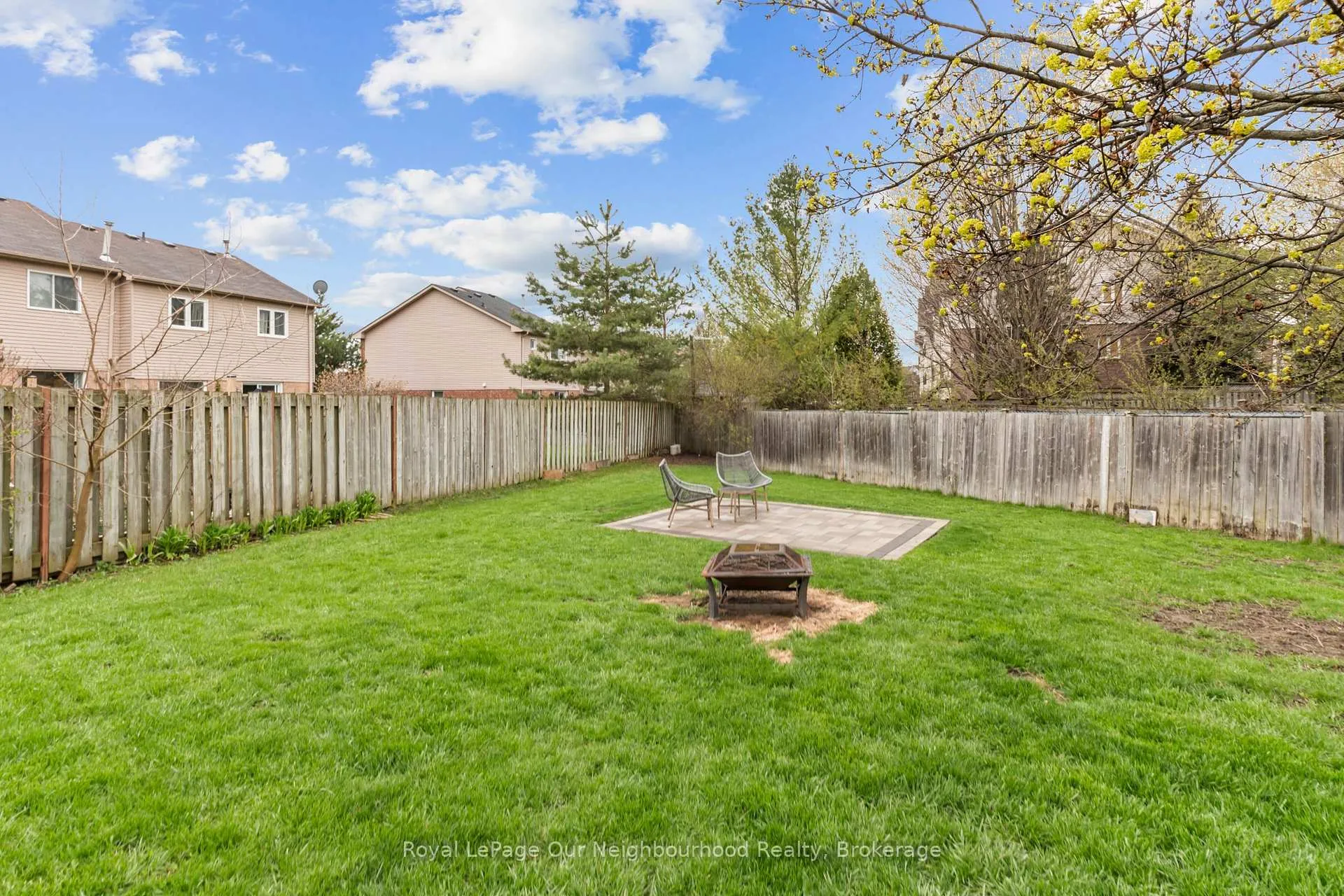 Photo 32 of 61 Fry Crescent, Clarington, Bowmanville — HOMEH