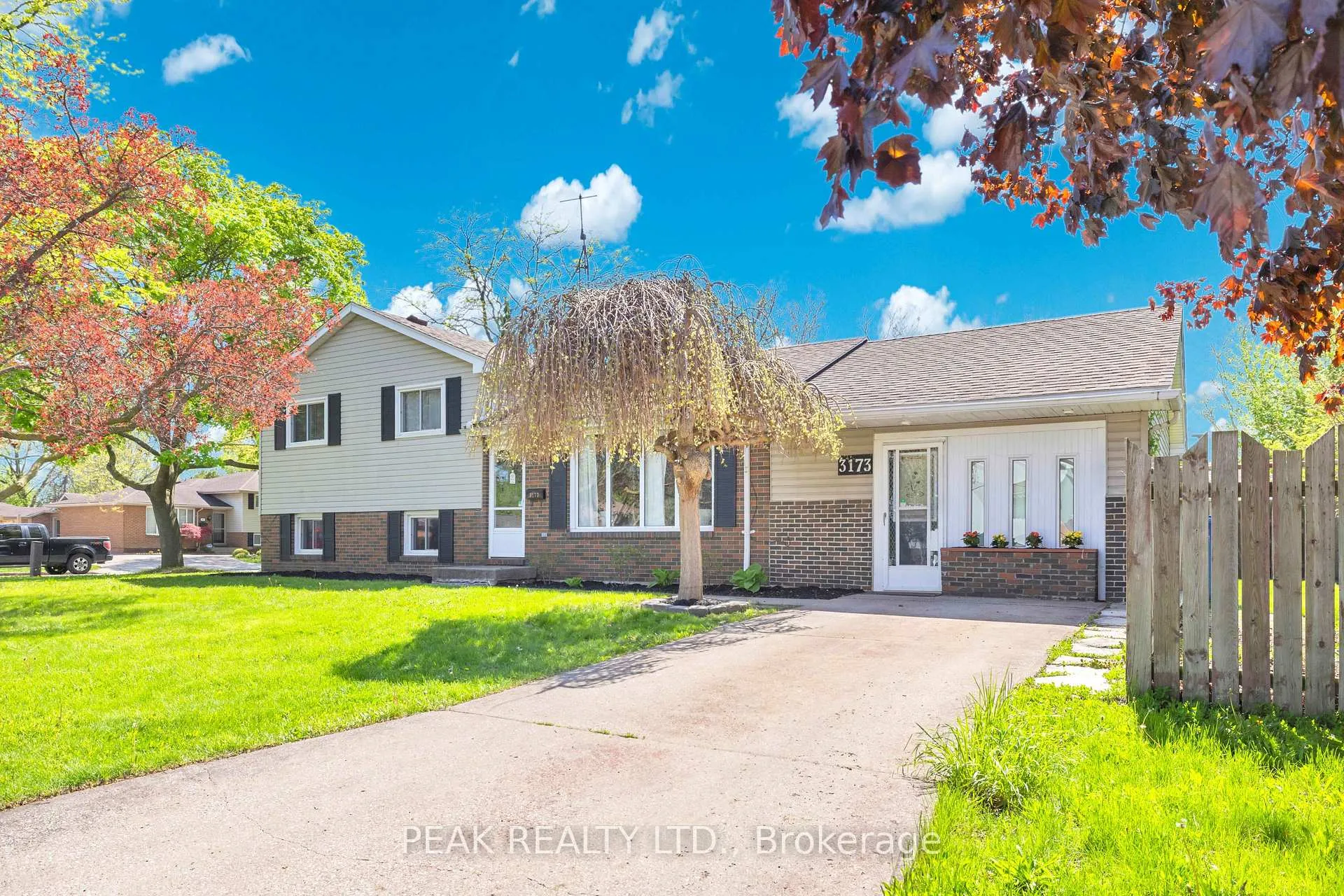 Front of 3173 Sussex Court