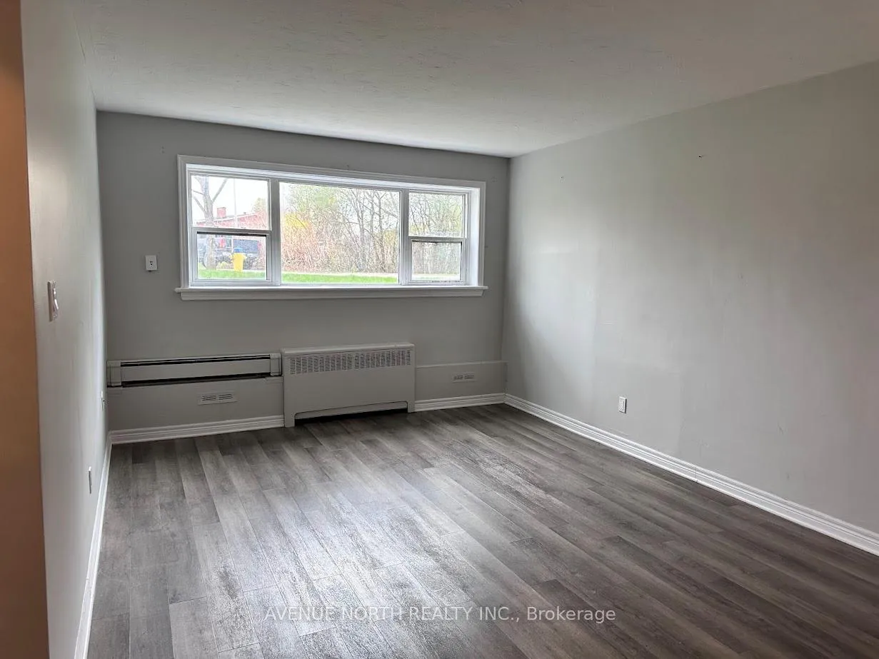 Photo 4 of Unit 1, 1170 Dover Crescent, Ottawa, Carlington — HOMEH