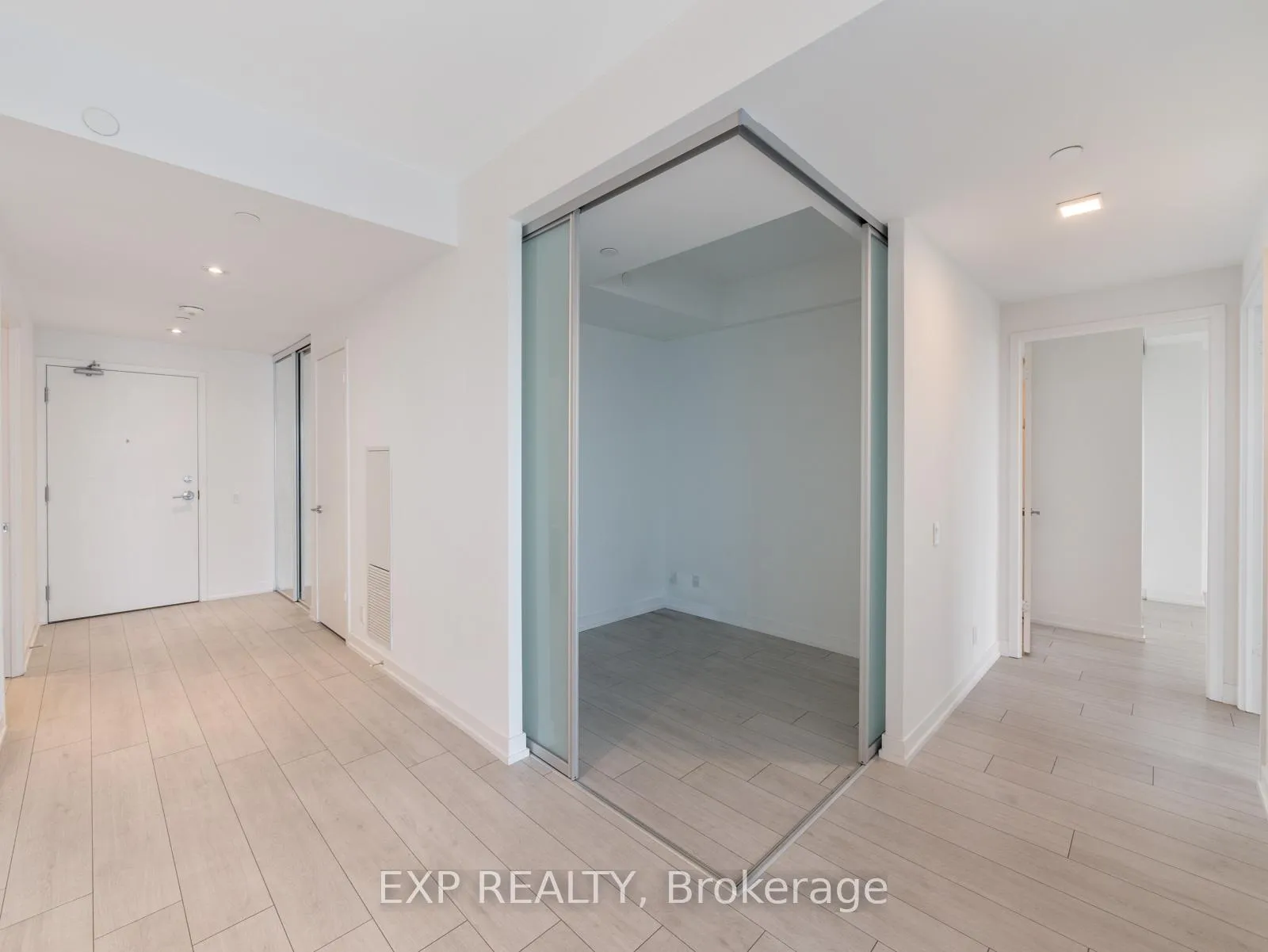 Photo 8 of Unit 3101, 898 Portage Parkway, Vaughan, Vaughan Corporate Centre — HOMEH