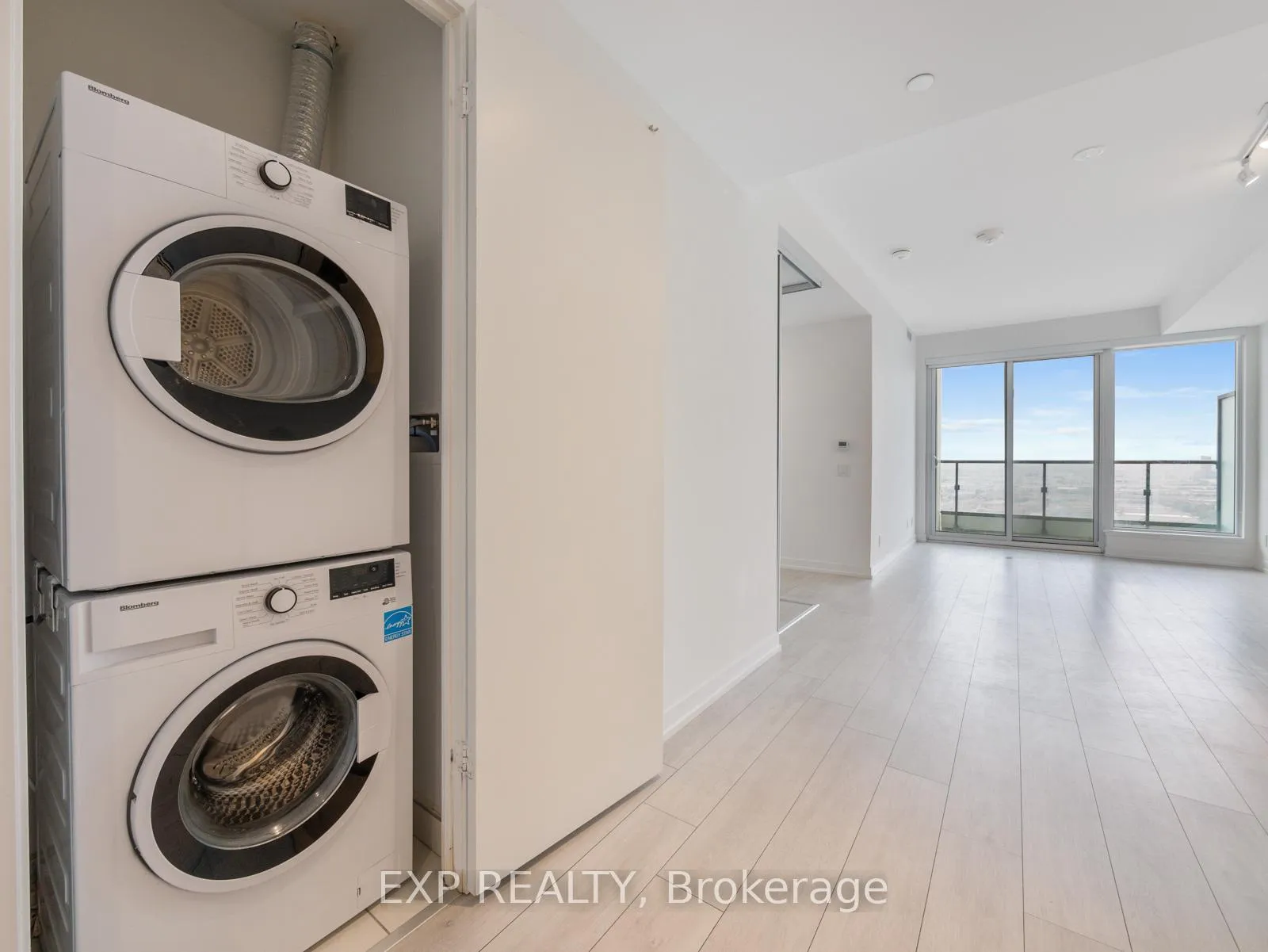 Photo 18 of Unit 3101, 898 Portage Parkway, Vaughan, Vaughan Corporate Centre — HOMEH