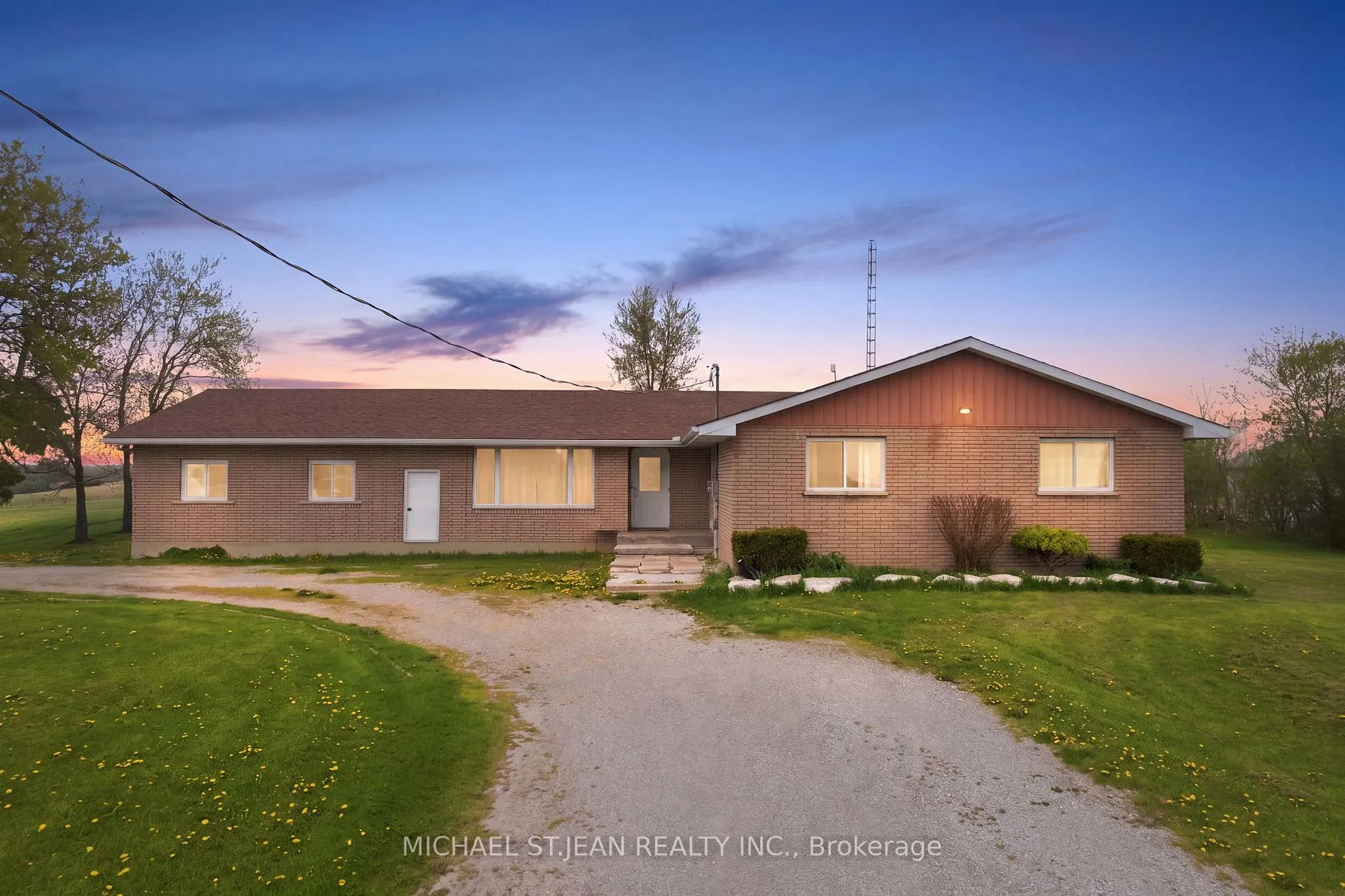 Photo of 2264 Regional Rd 55