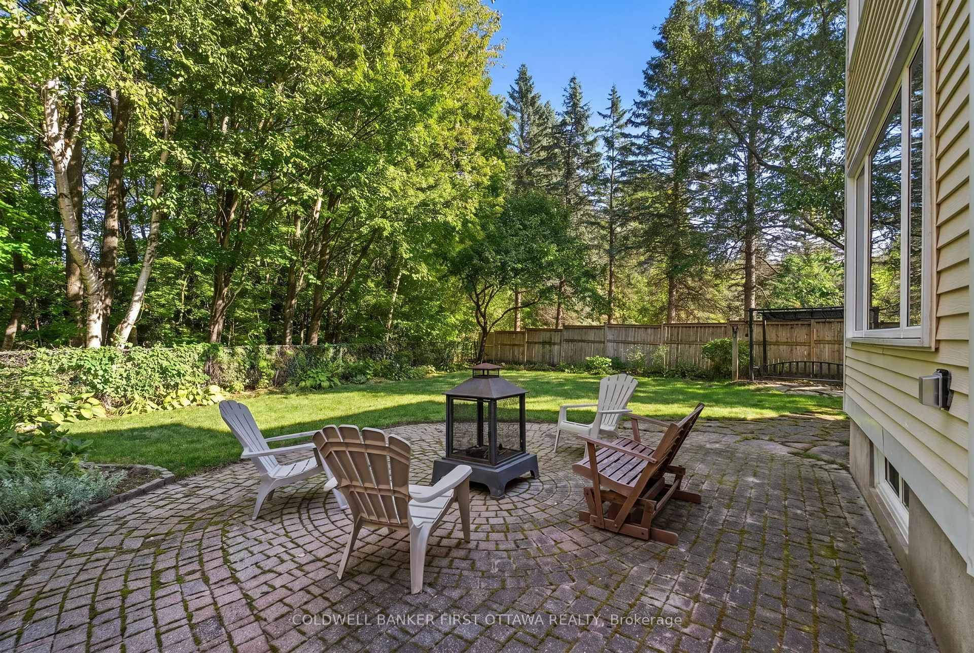 Photo 3 of 1645 Des Ravins Place, Ottawa, Chapel Hill — HOMEH