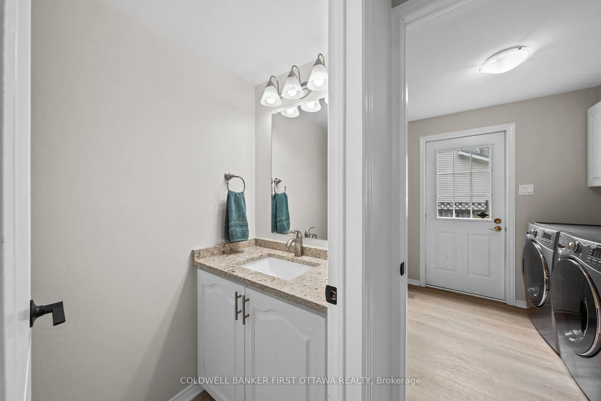 Photo 18 of 1645 Des Ravins Place, Ottawa, Chapel Hill — HOMEH