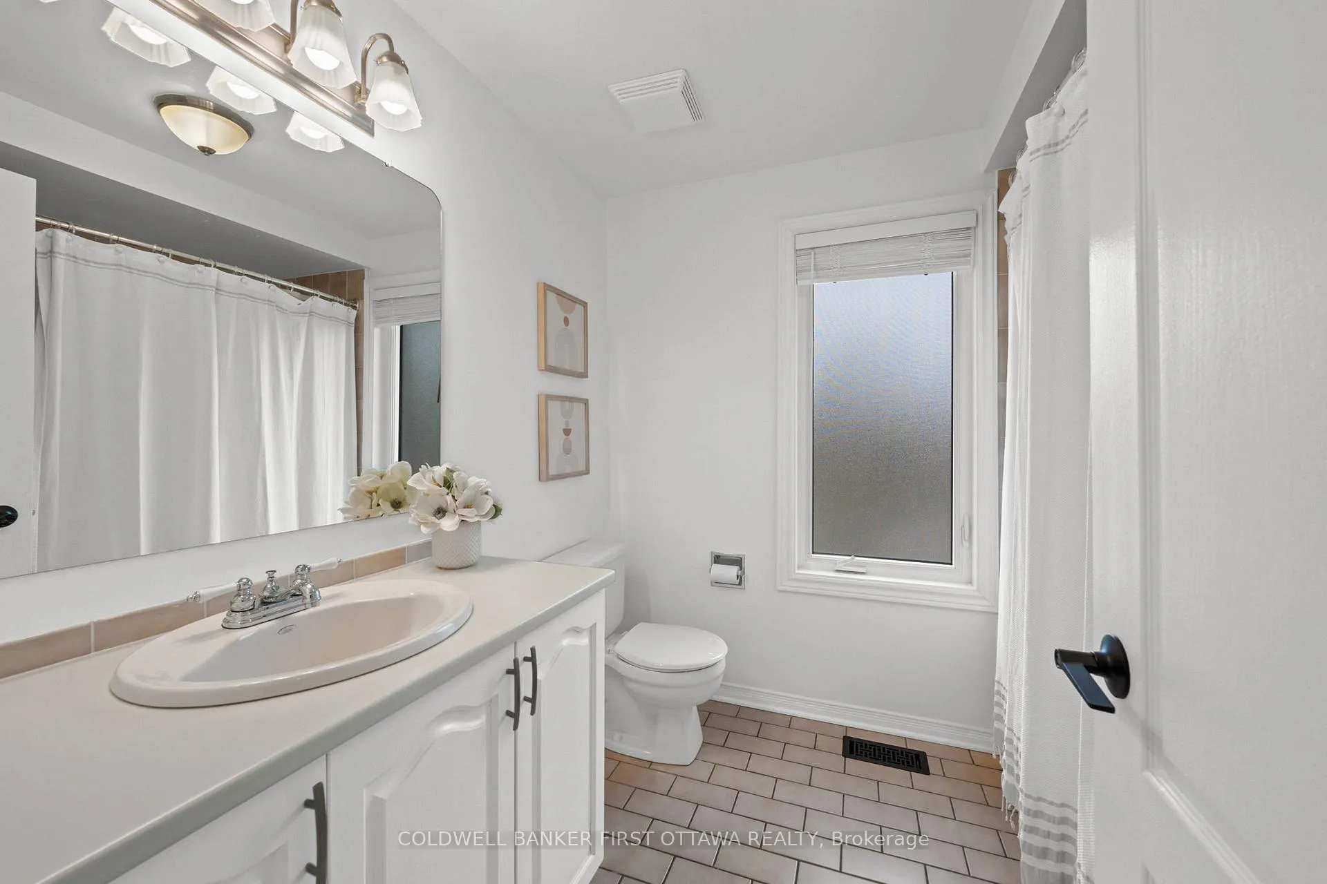 Photo 29 of 1645 Des Ravins Place, Ottawa, Chapel Hill — HOMEH
