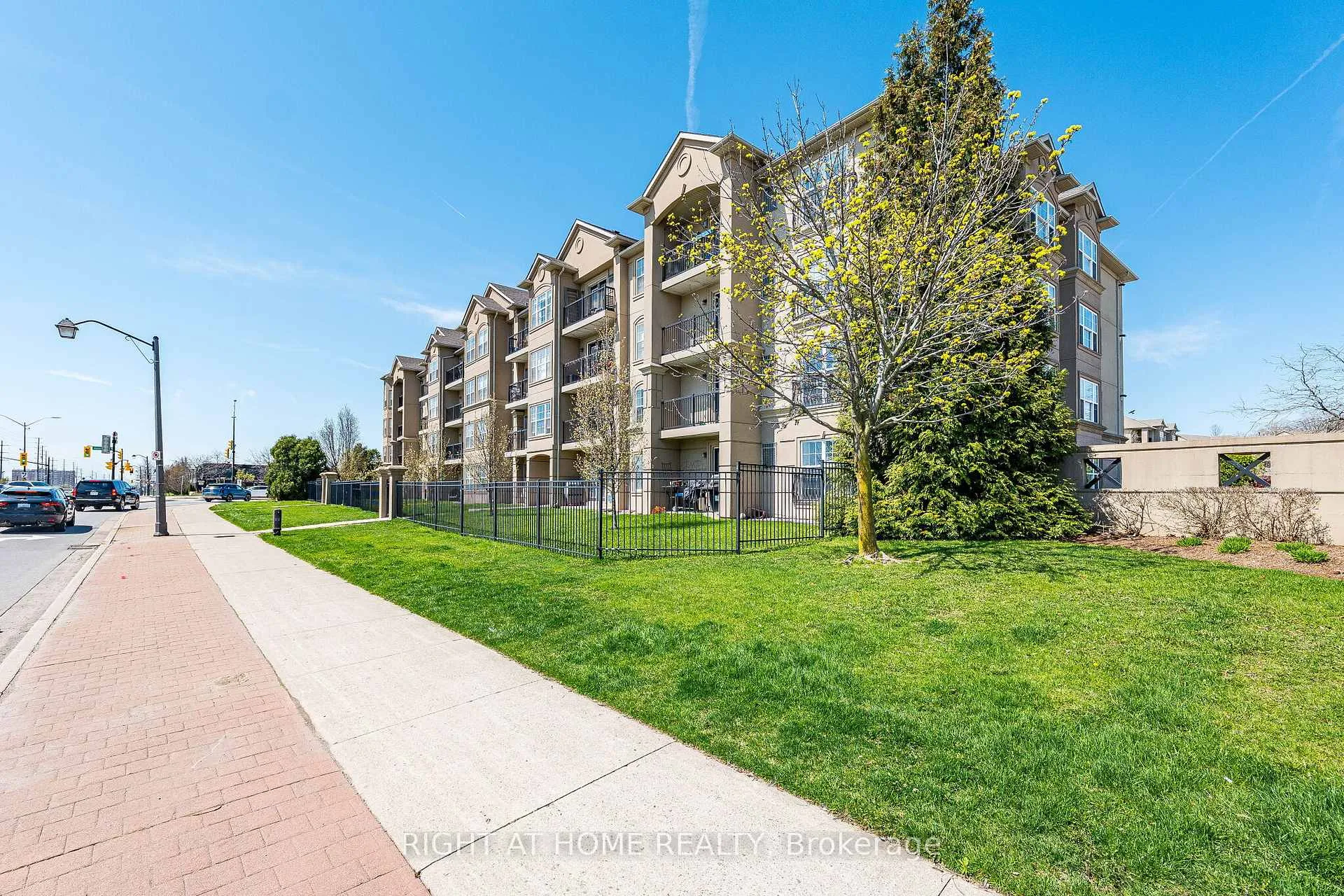 Photo 3 of Unit 401, 2045 Appleby Line, Burlington, Uptown — HOMEH