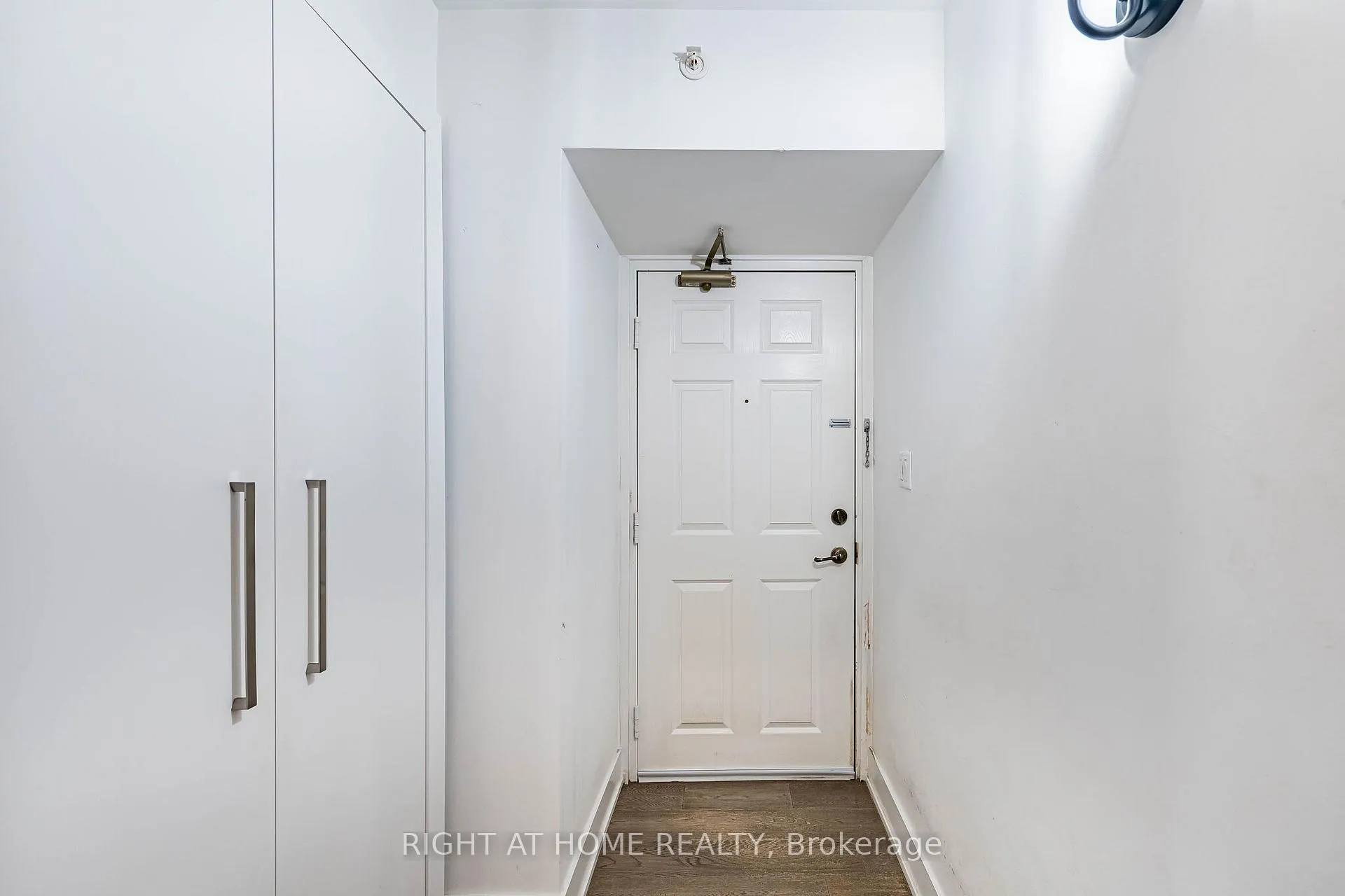 Photo 8 of Unit 401, 2045 Appleby Line, Burlington, Uptown — HOMEH