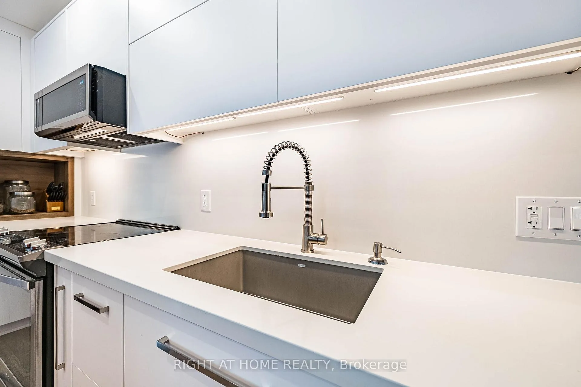 Photo 26 of Unit 401, 2045 Appleby Line, Burlington, Uptown — HOMEH