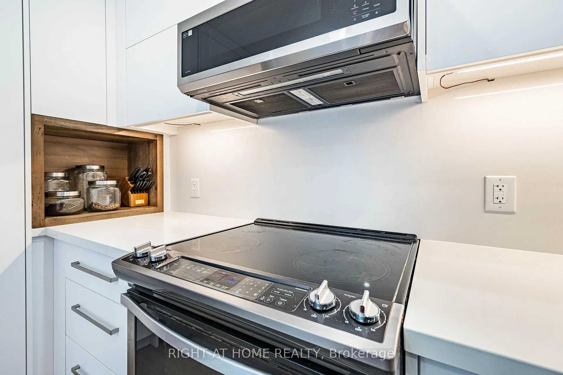 Photo 27 of Unit 401, 2045 Appleby Line, Burlington, Uptown — HOMEH