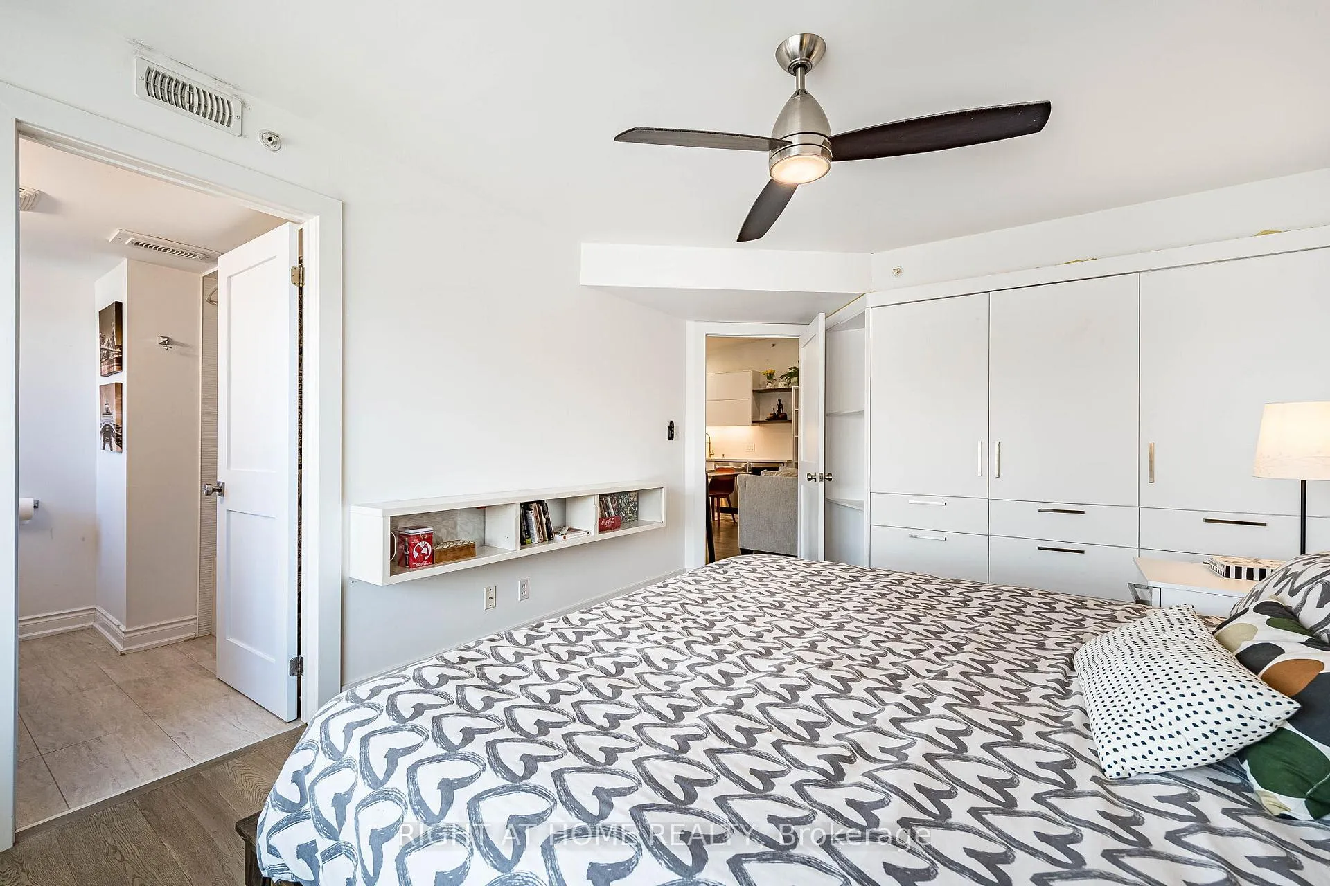 Photo 33 of Unit 401, 2045 Appleby Line, Burlington, Uptown — HOMEH