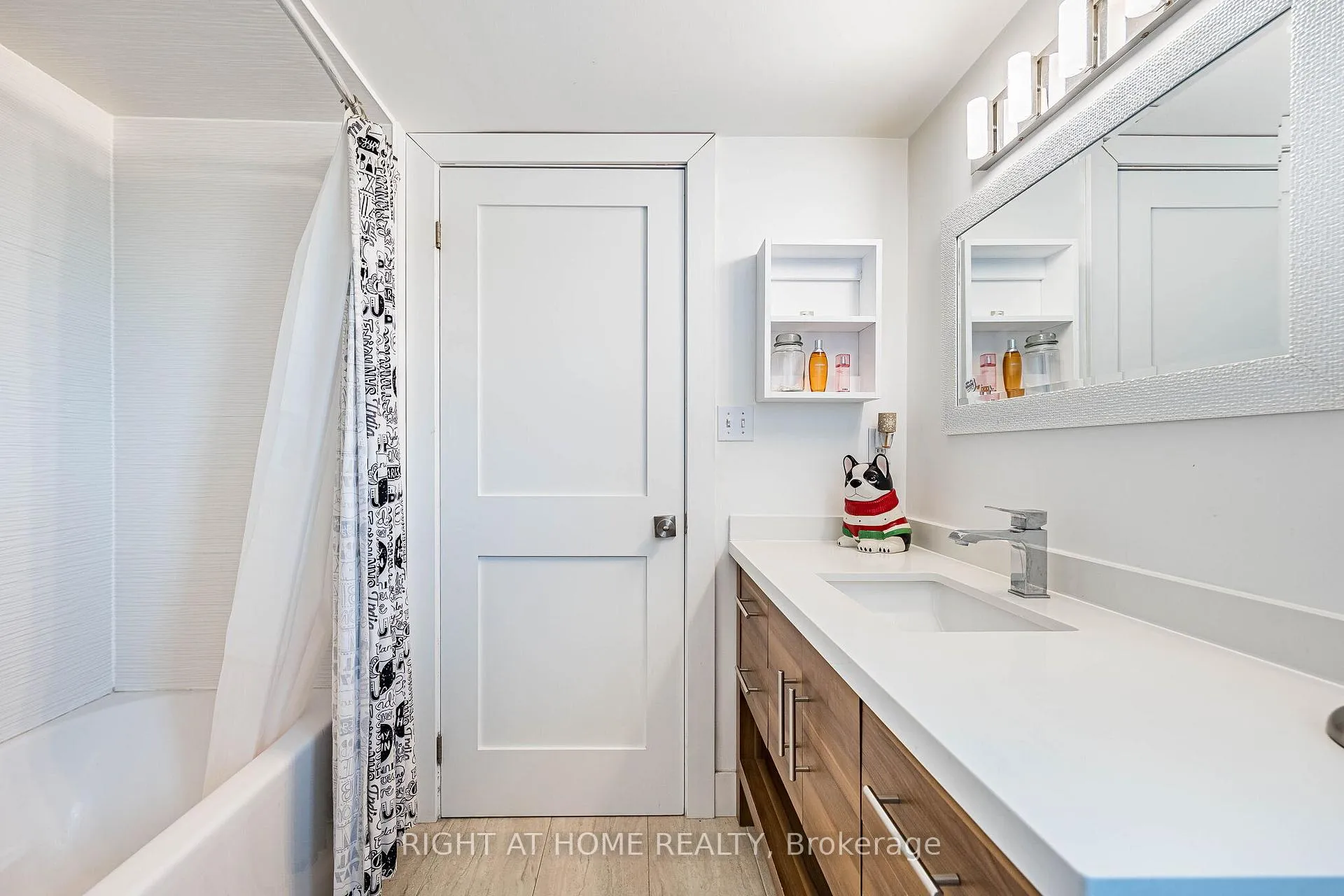Photo 36 of Unit 401, 2045 Appleby Line, Burlington, Uptown — HOMEH