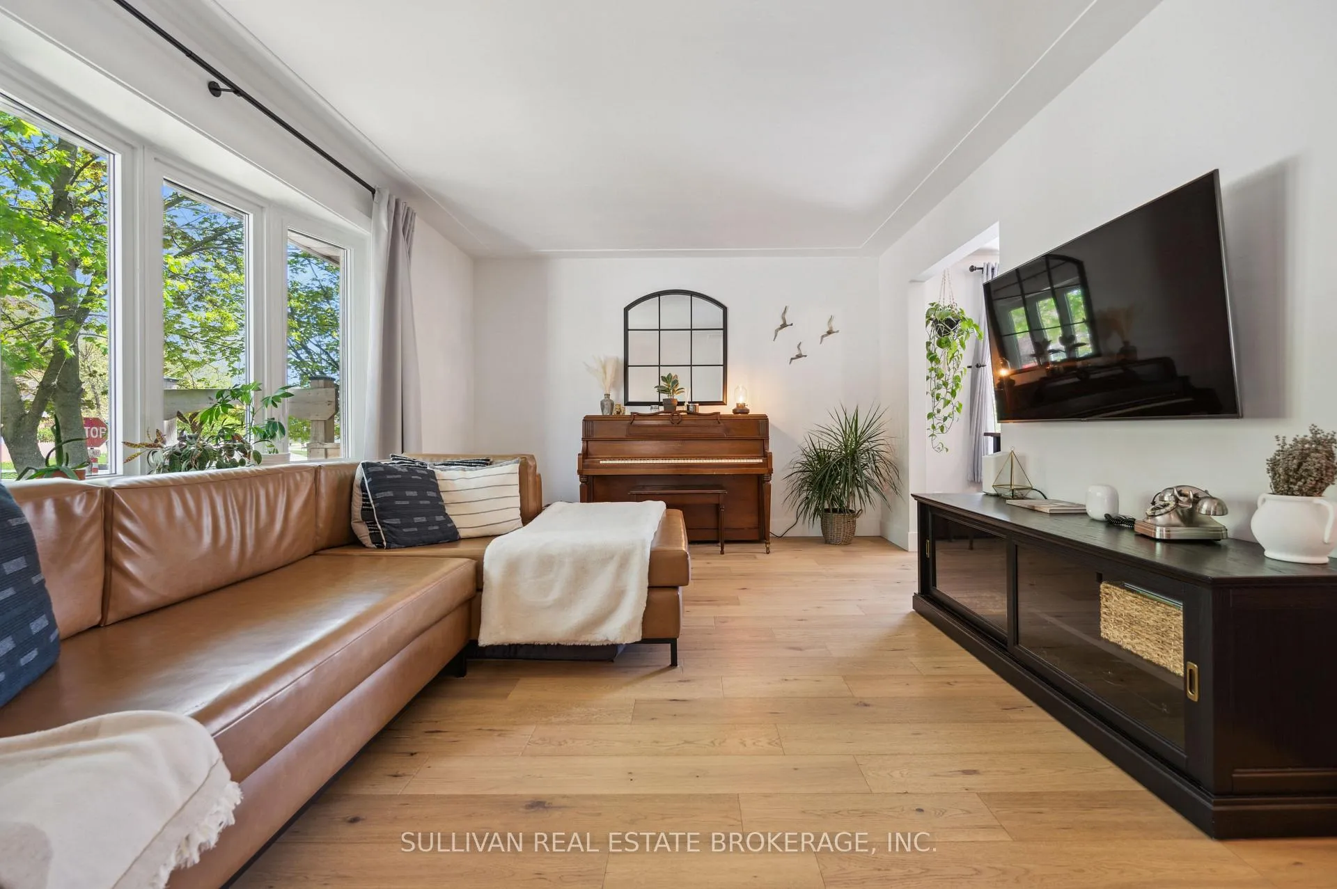 Photo 5 of 185 Carter Avenue, Waterloo, Lincoln Heights — HOMEH