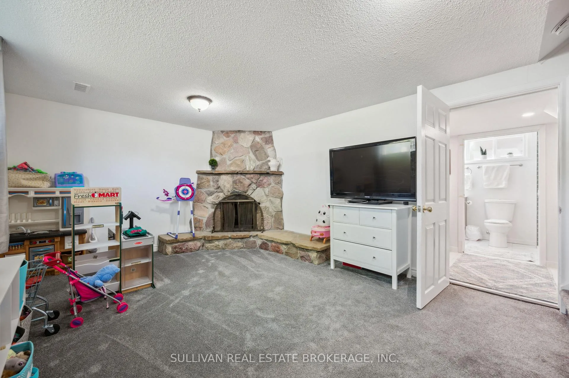 Photo 23 of 185 Carter Avenue, Waterloo, Lincoln Heights — HOMEH