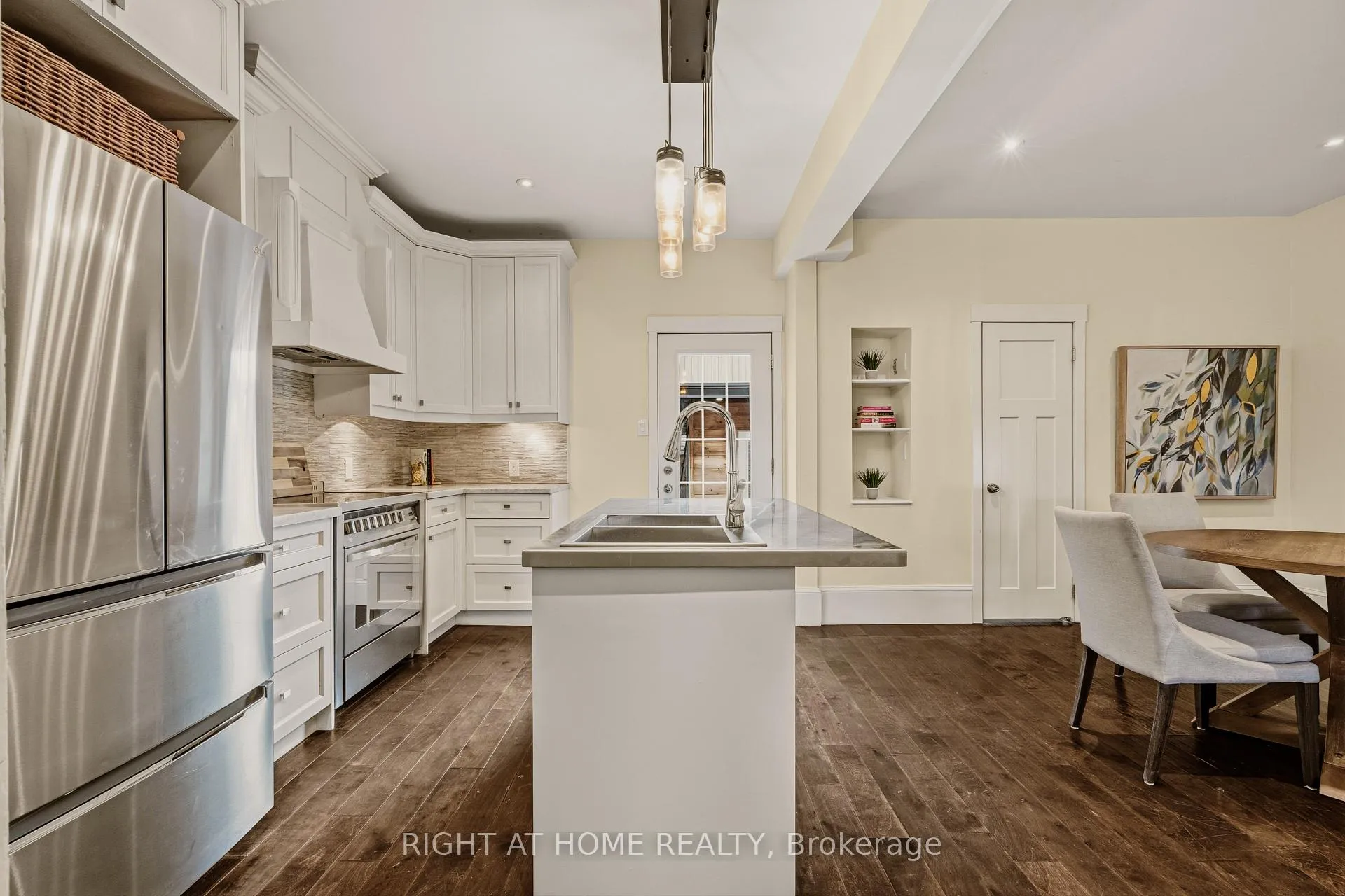 Photo 7 of 104 Barnesdale Avenue N, Hamilton, Stipley — HOMEH
