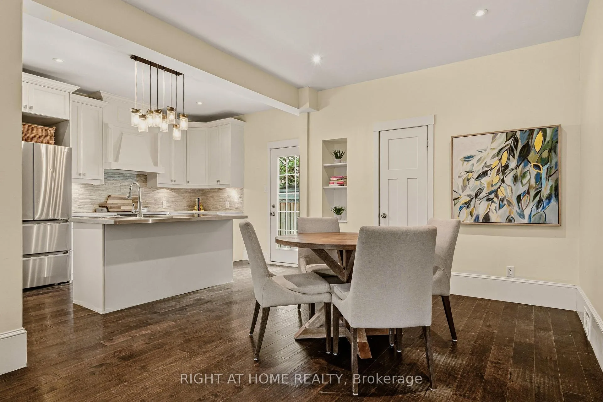 Photo 12 of 104 Barnesdale Avenue N, Hamilton, Stipley — HOMEH