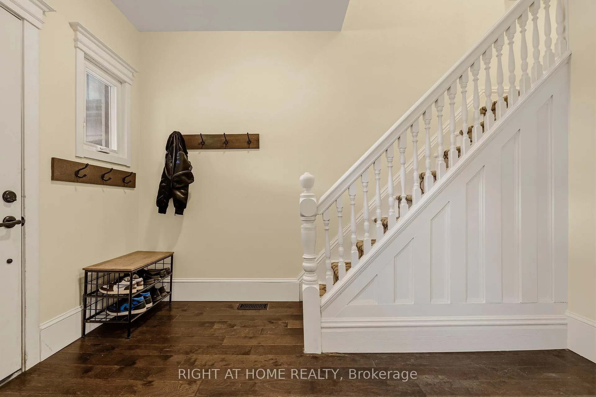 Photo 13 of 104 Barnesdale Avenue N, Hamilton, Stipley — HOMEH