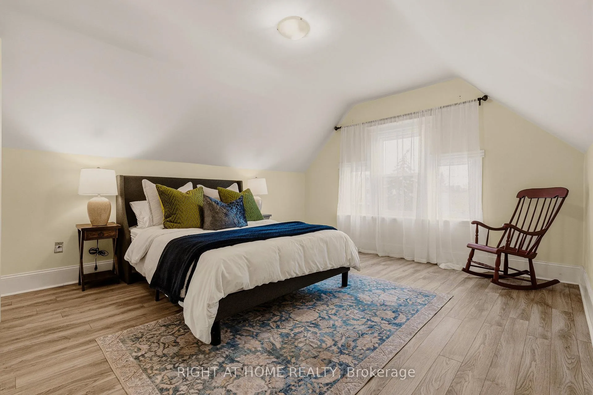 Photo 21 of 104 Barnesdale Avenue N, Hamilton, Stipley — HOMEH