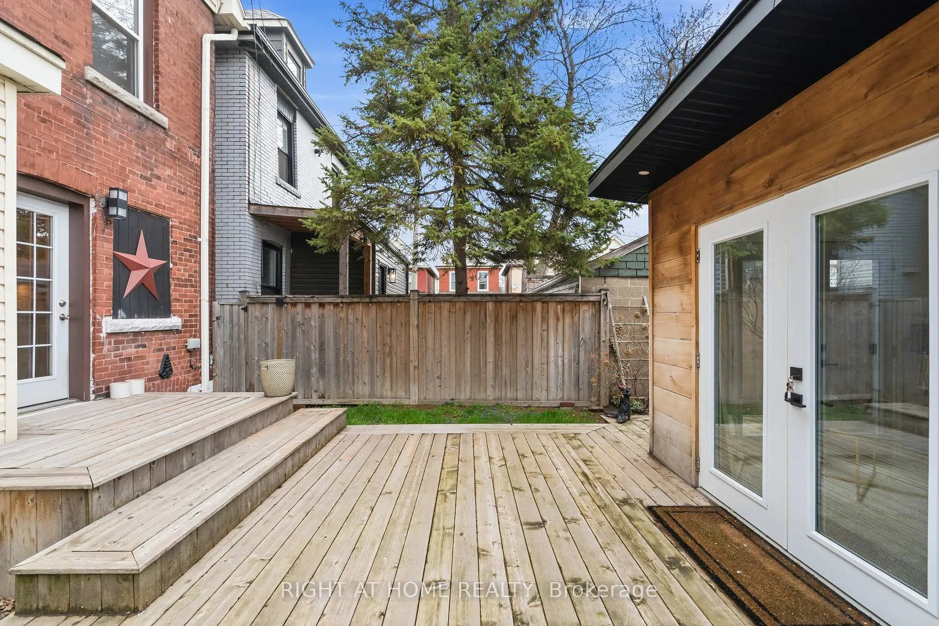 Photo 26 of 104 Barnesdale Avenue N, Hamilton, Stipley — HOMEH