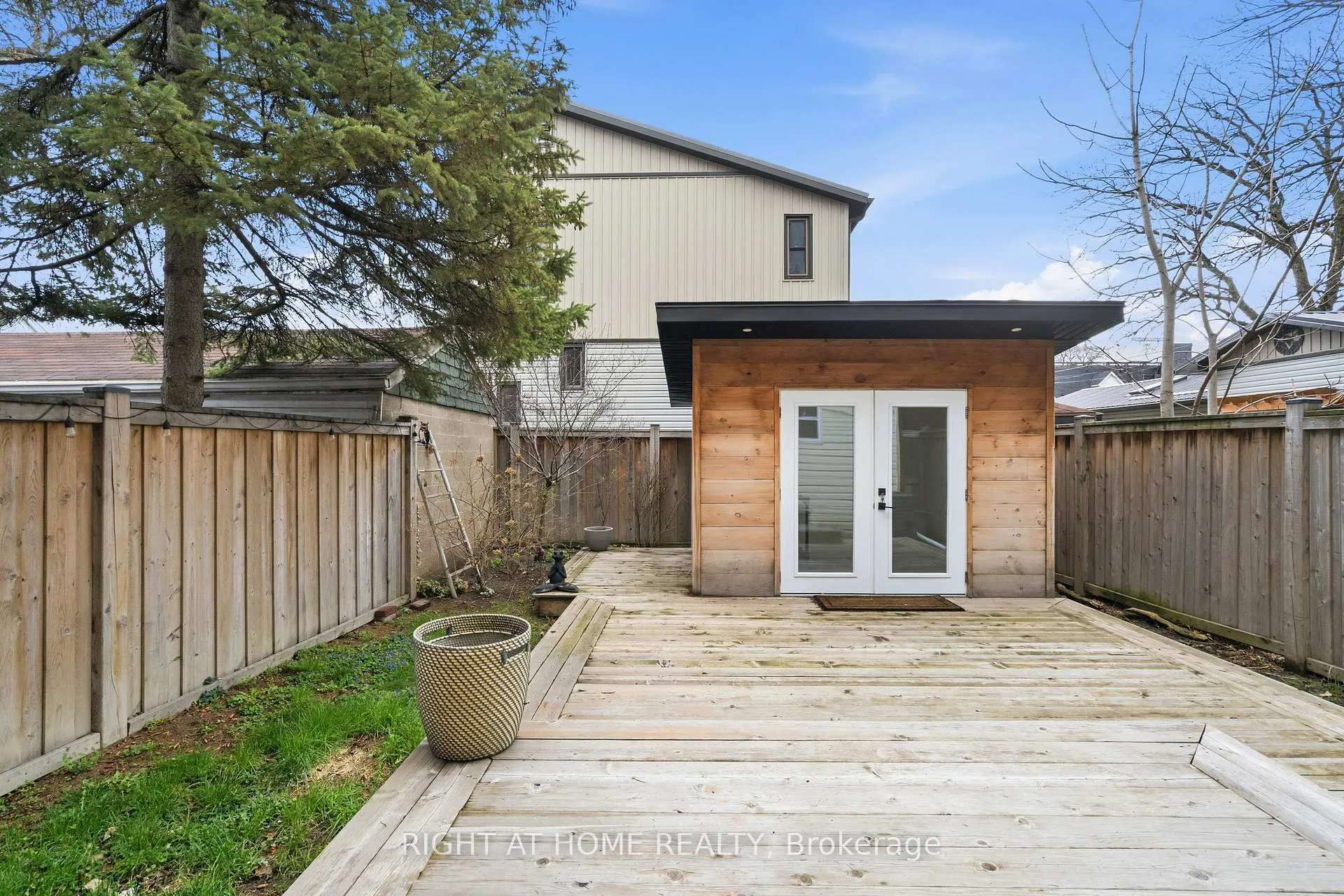 Photo 28 of 104 Barnesdale Avenue N, Hamilton, Stipley — HOMEH