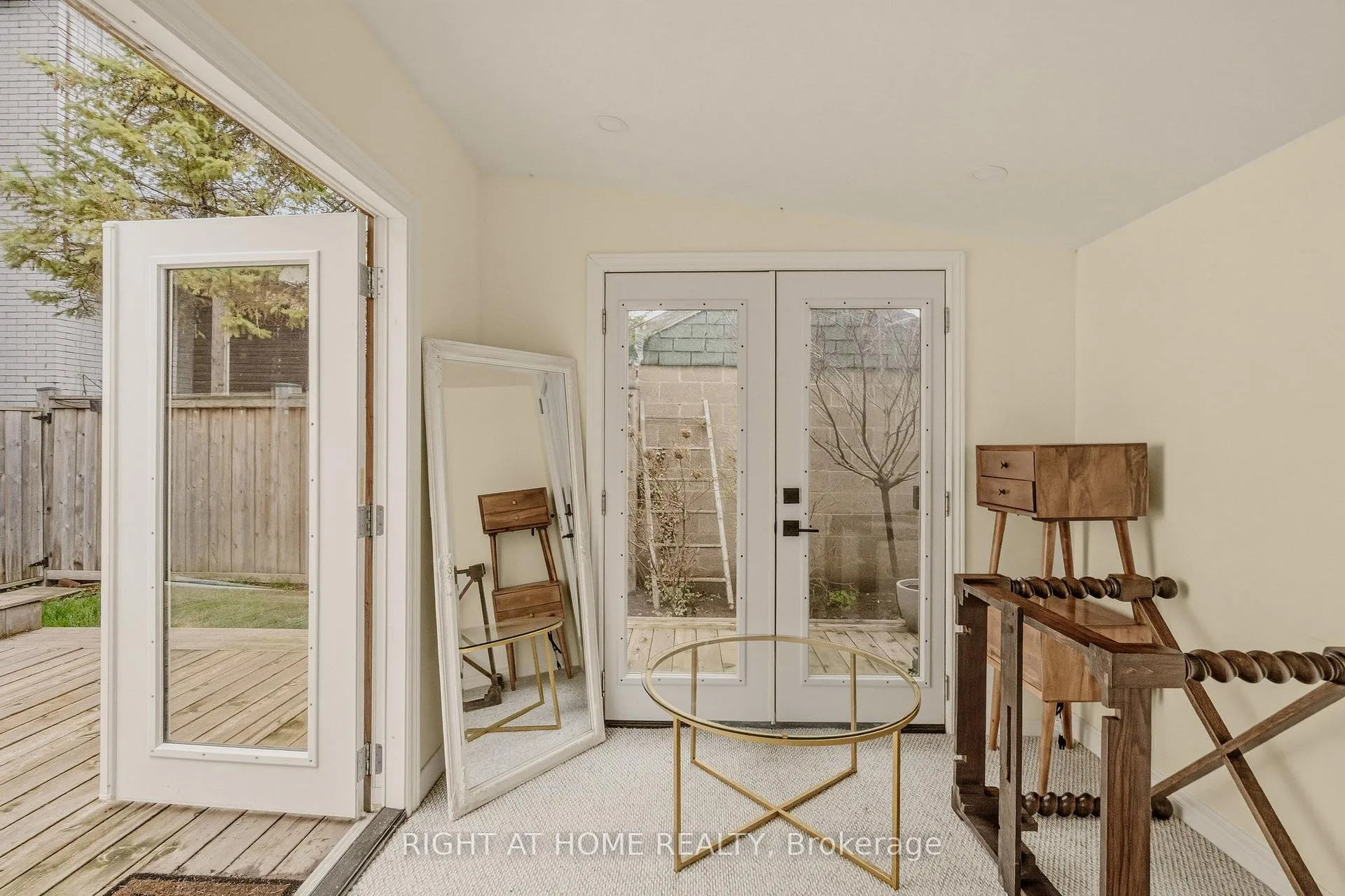 Photo 29 of 104 Barnesdale Avenue N, Hamilton, Stipley — HOMEH