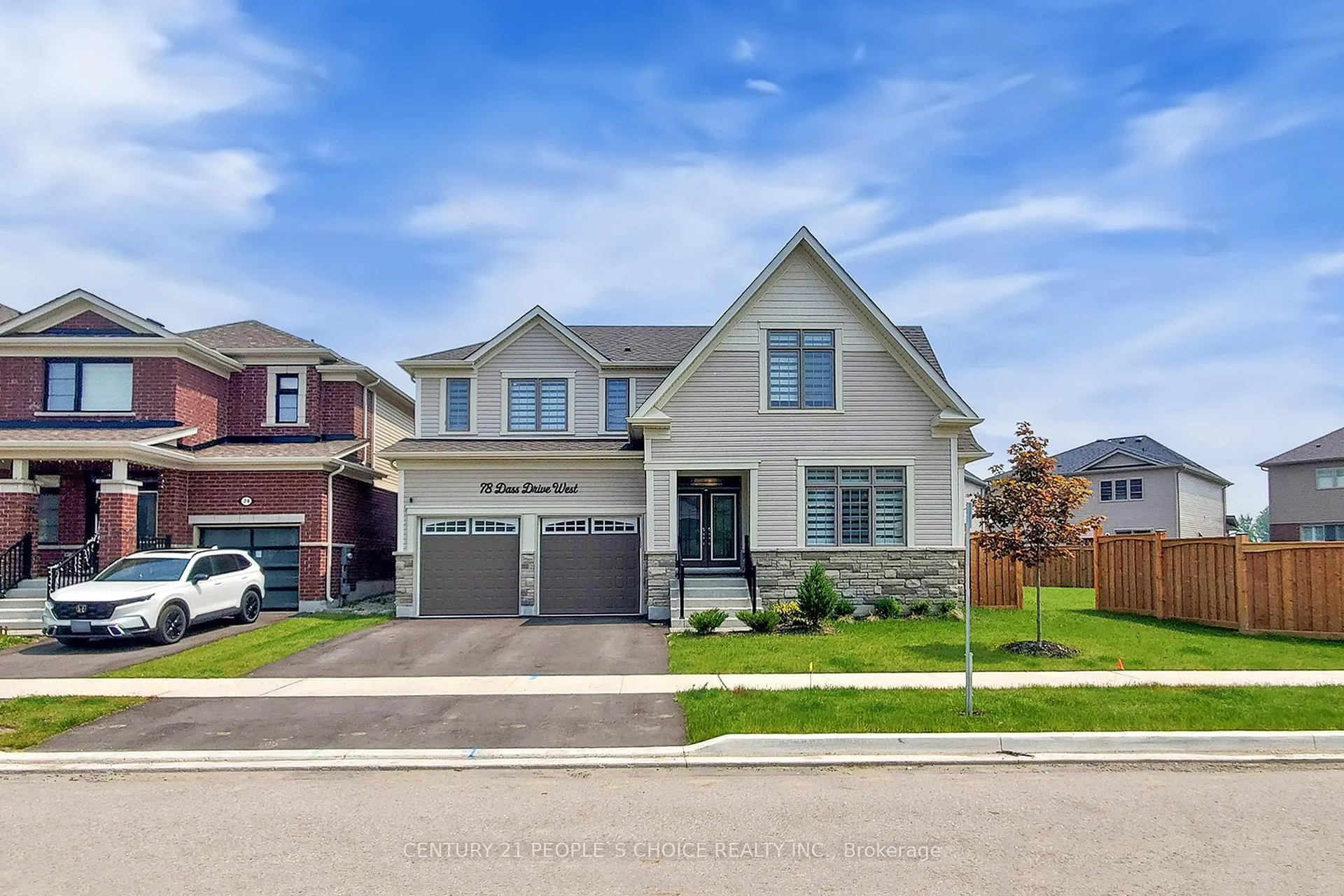 Front of 78 Dass Drive W