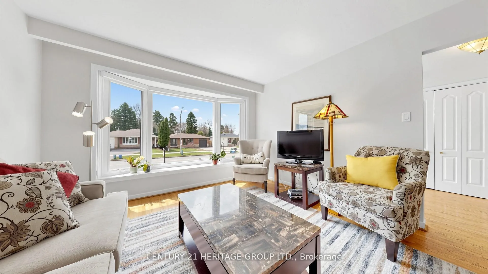 Photo 7 of 72 Romfield Circuit, Markham, Royal Orchard — HOMEH