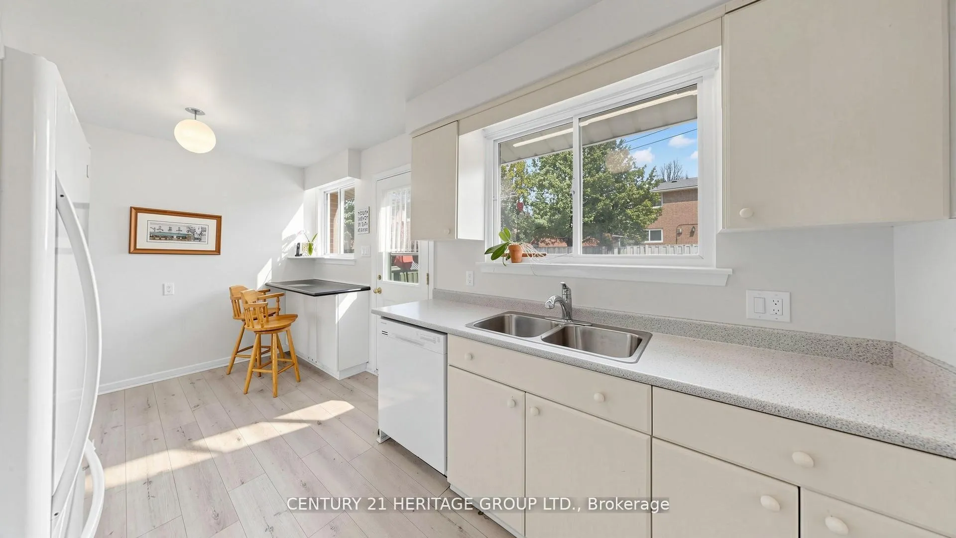 Photo 16 of 72 Romfield Circuit, Markham, Royal Orchard — HOMEH