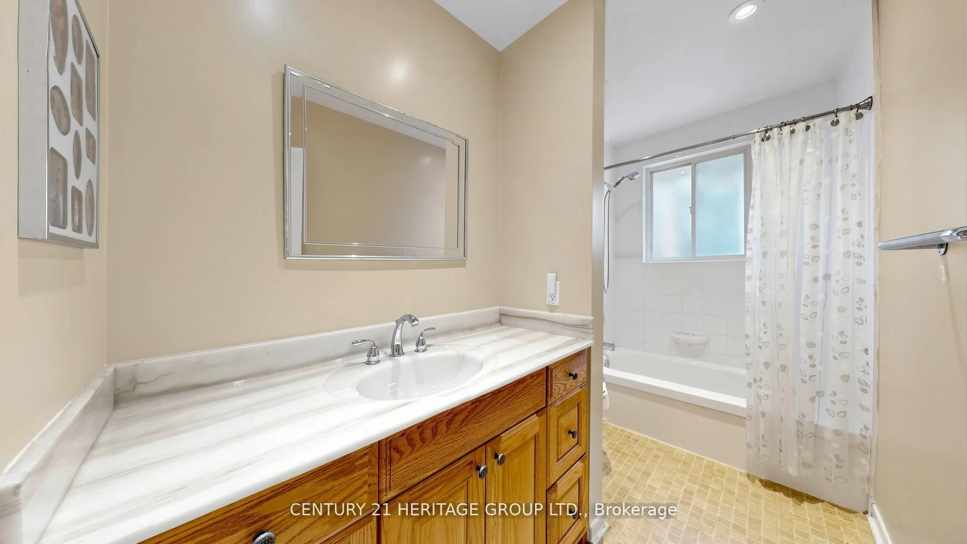 Photo 28 of 72 Romfield Circuit, Markham, Royal Orchard — HOMEH