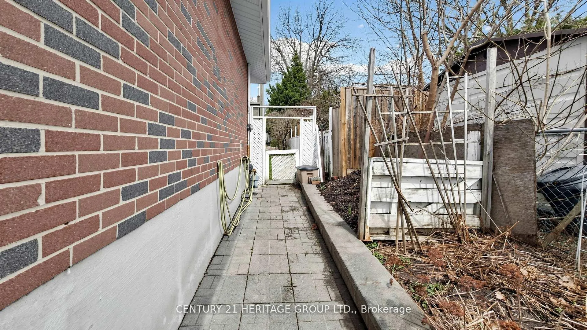 Photo 46 of 72 Romfield Circuit, Markham, Royal Orchard — HOMEH