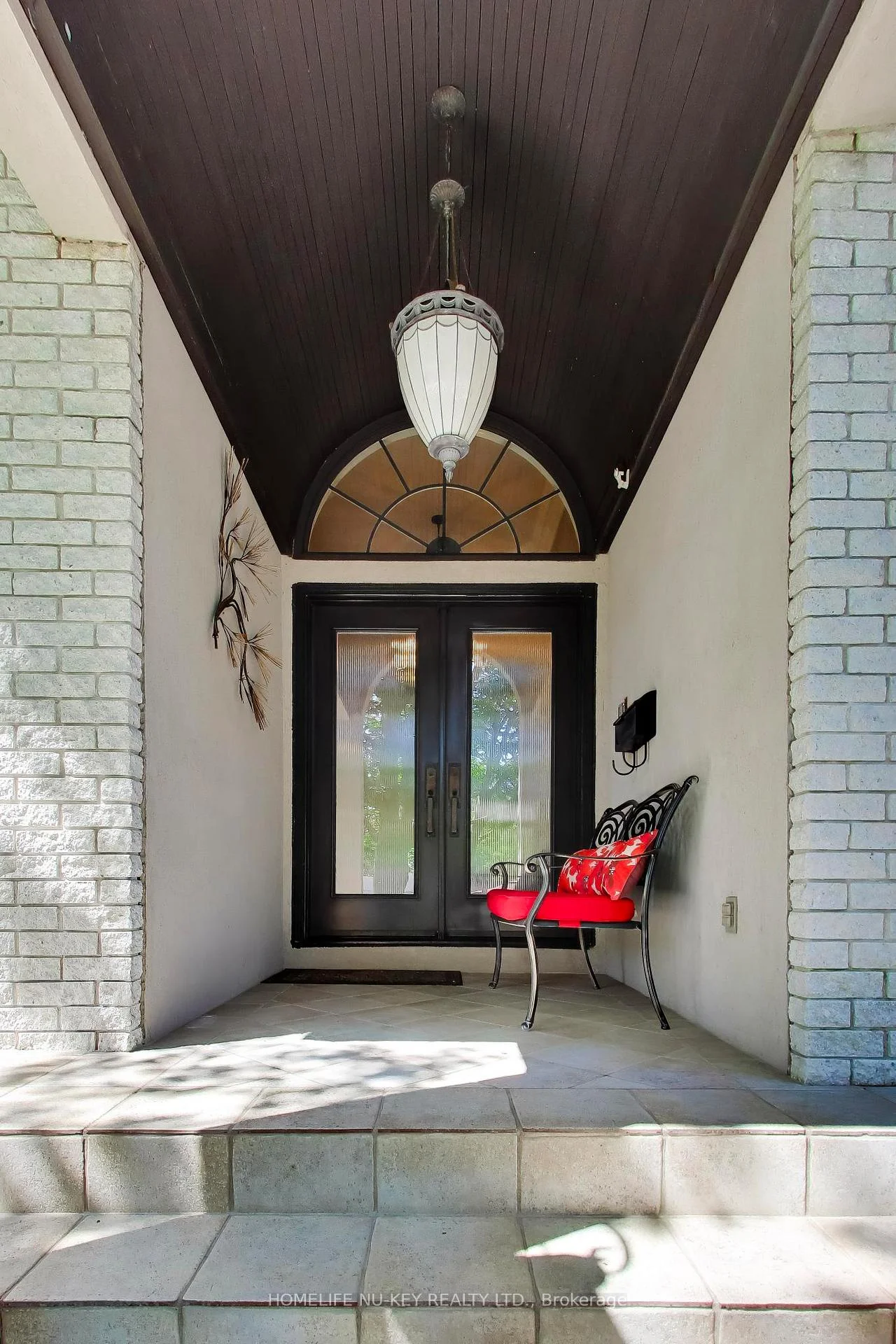 Photo 3 of 38 Castle Drive, Barrie, Sunnidale — HOMEH