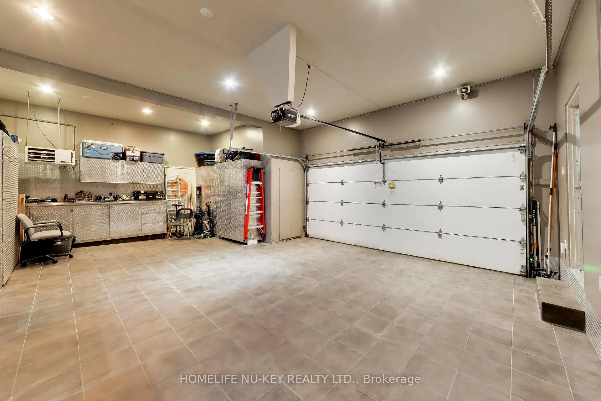 Photo 42 of 38 Castle Drive, Barrie, Sunnidale — HOMEH