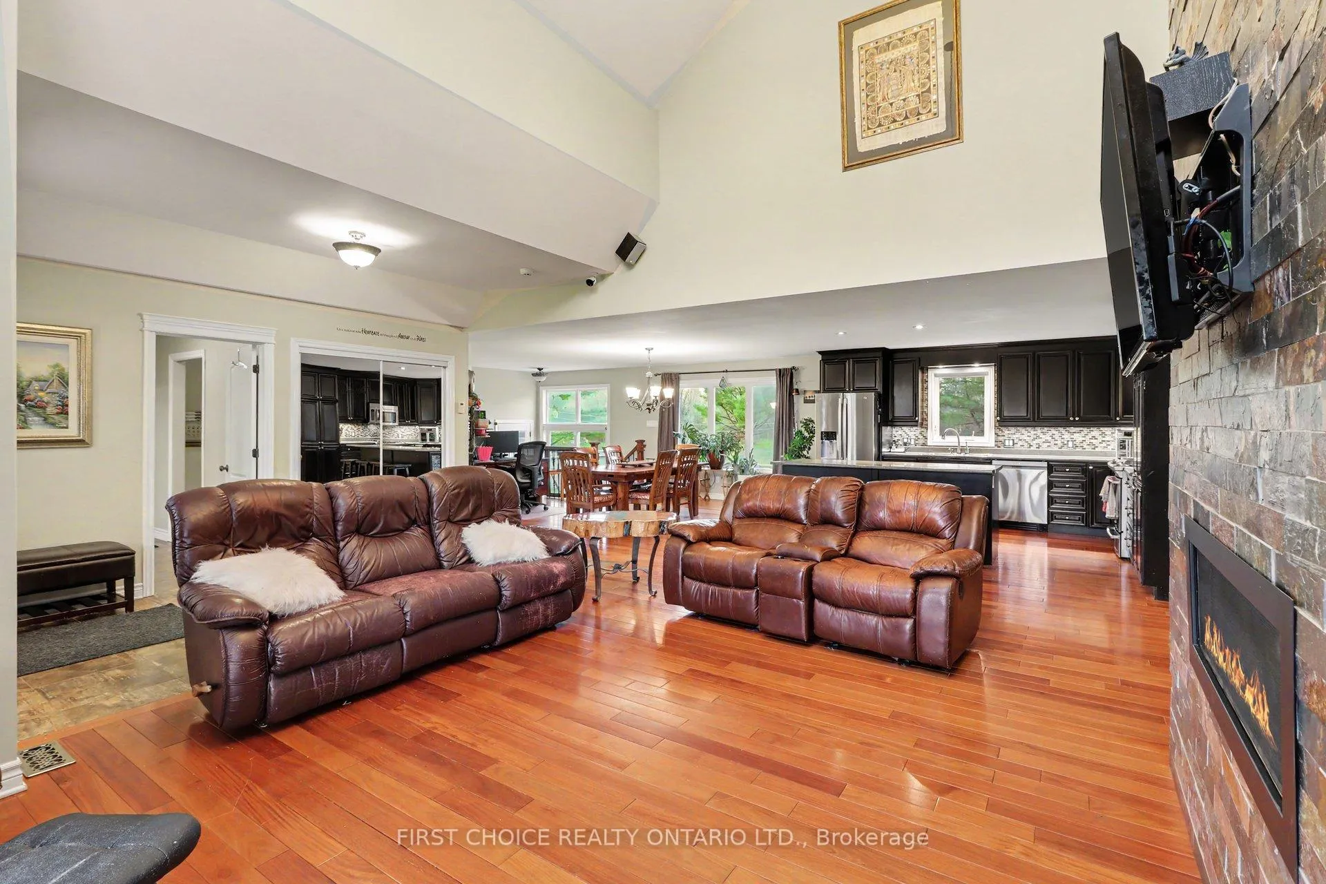 Photo 6 of 200 Hughson Place, Ottawa, Vars & Area — HOMEH