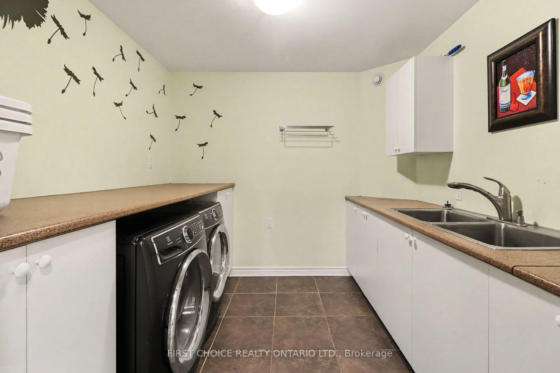 Photo 19 of 200 Hughson Place, Ottawa, Vars & Area — HOMEH