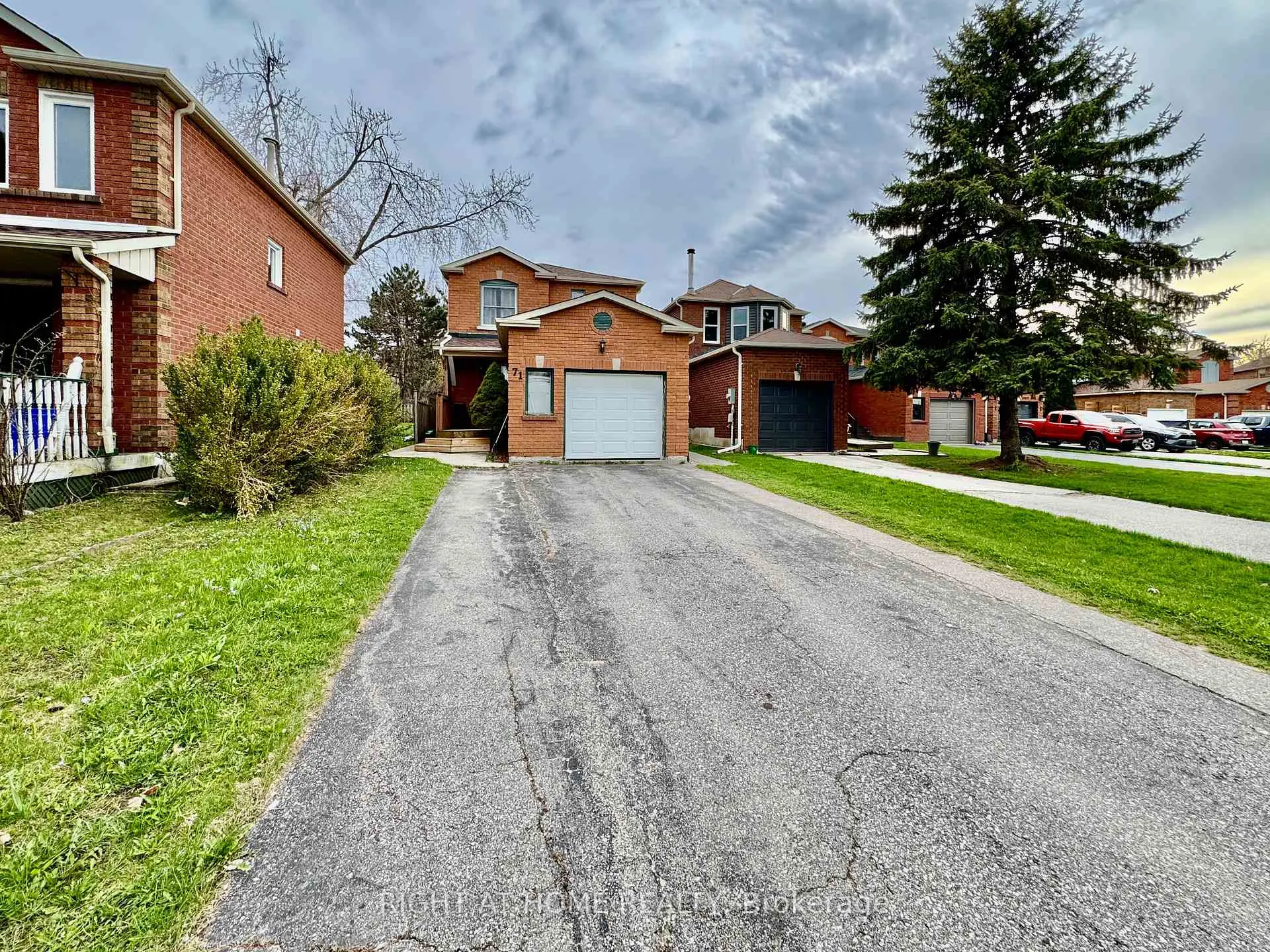Photo 1 of Unit Main, 71 Weatherup Crescent, Barrie, West Bayfield — HOMEH