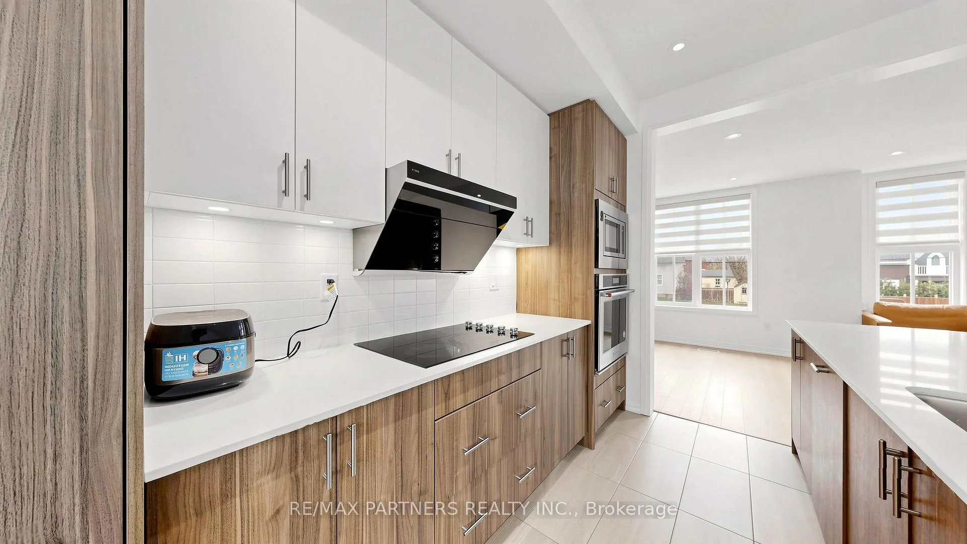Photo 8 of 9092 Woodbine Avenue, Markham, Buttonville — HOMEH