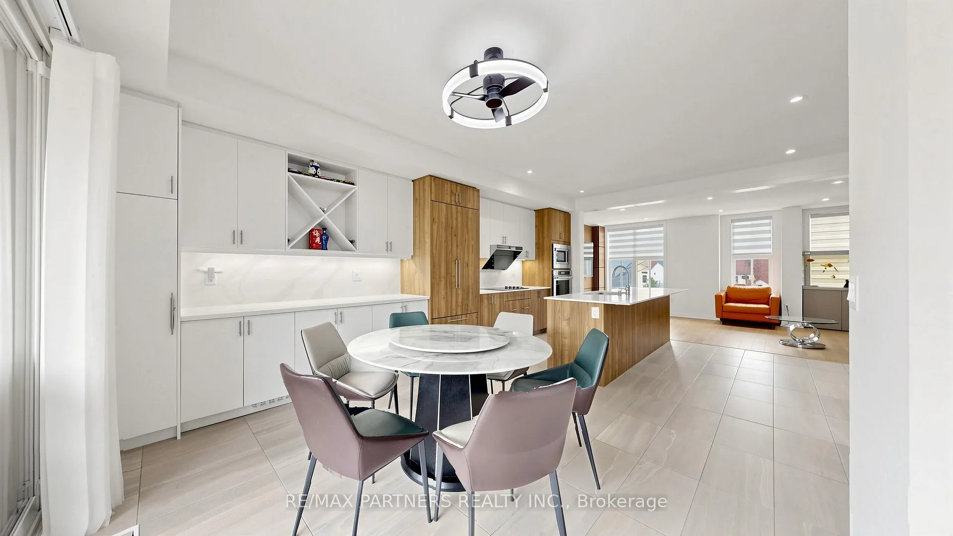 Photo 10 of 9092 Woodbine Avenue, Markham, Buttonville — HOMEH